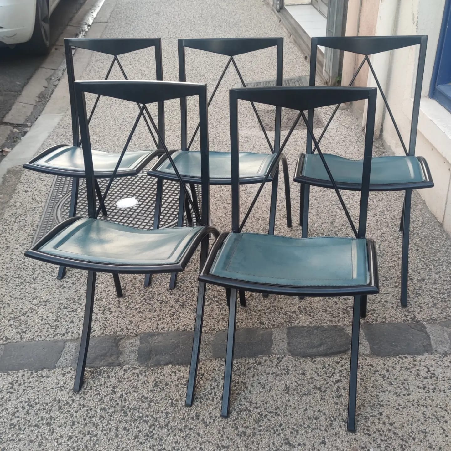 5 Bella folding chairs in steel and petrol blue leather by Maison Cattelan