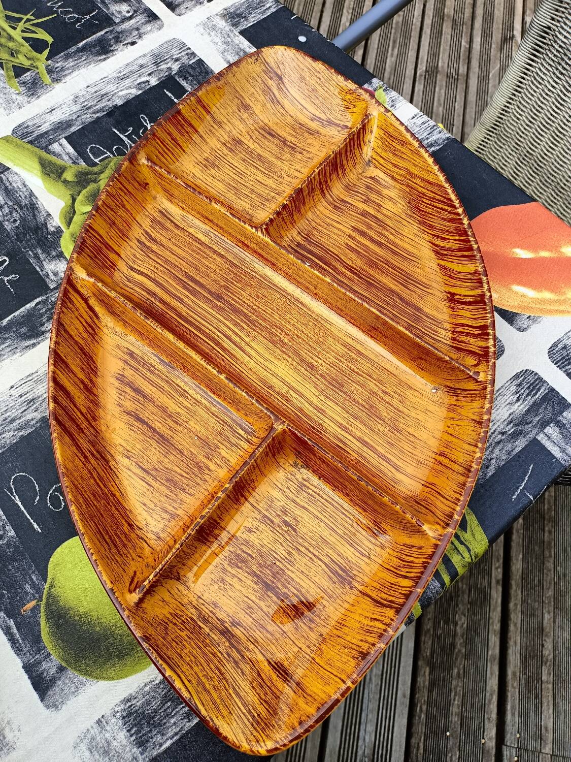 Compartmented serving dish