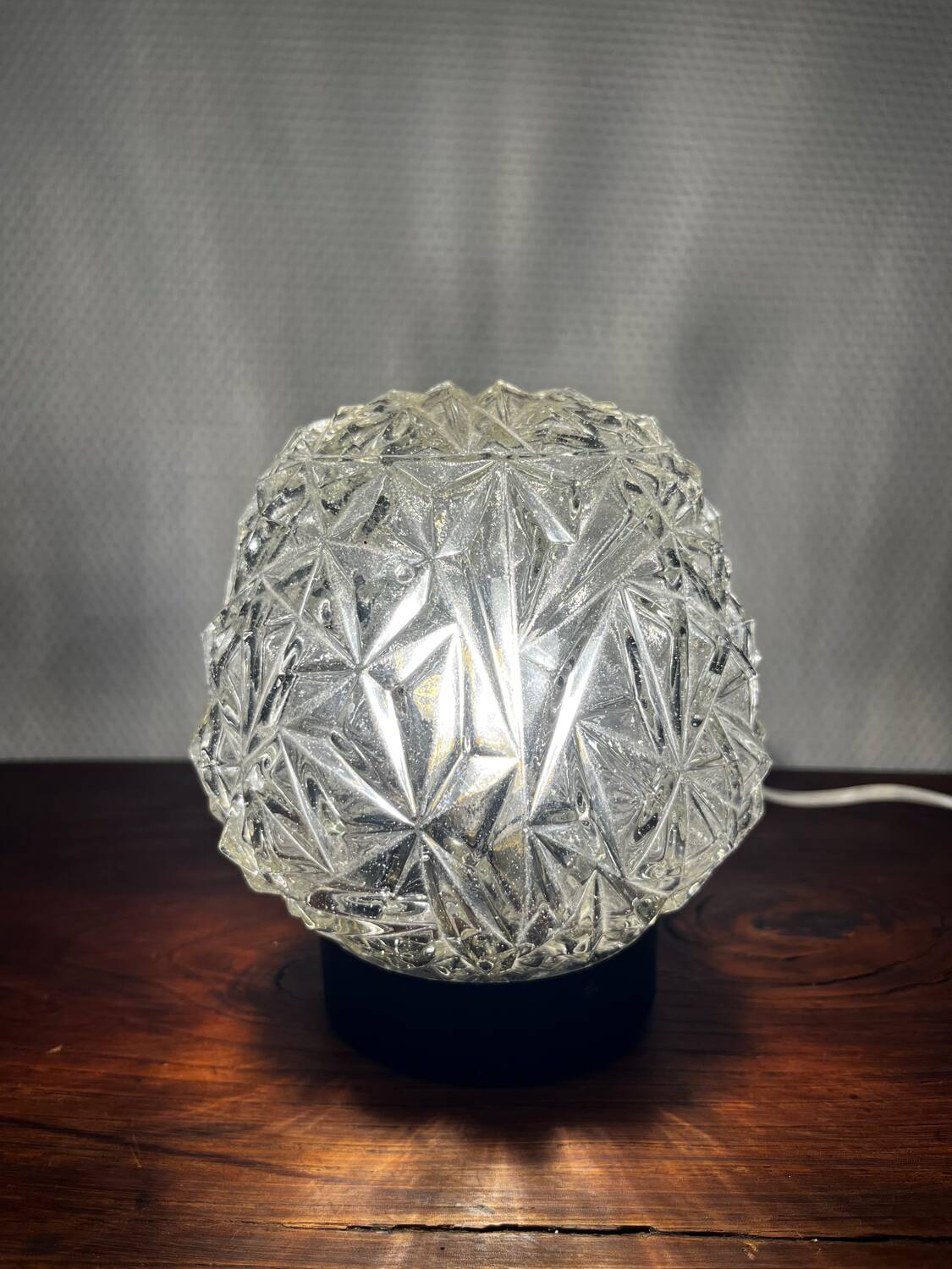 Chiseled glass pendant ceiling light