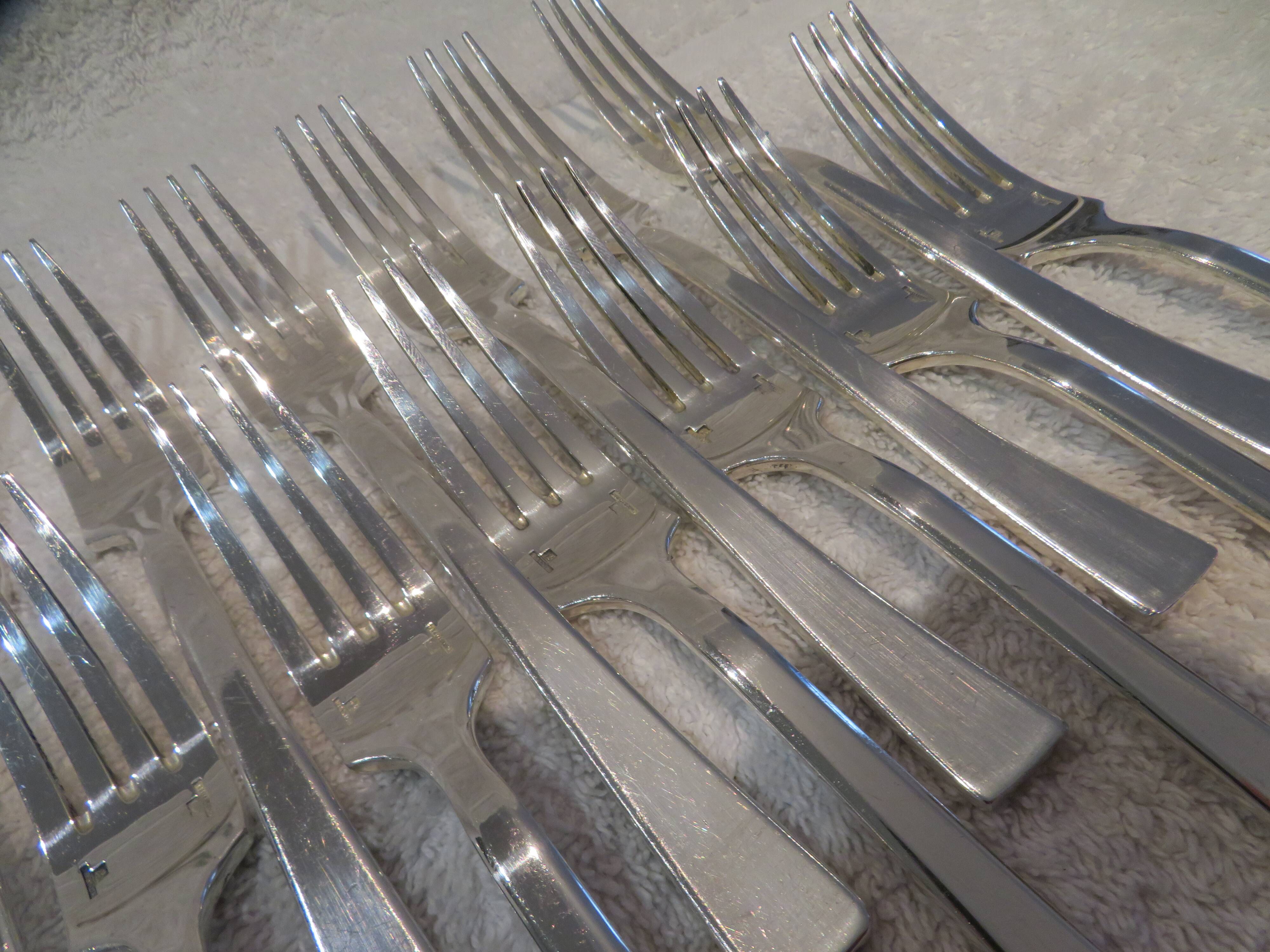 12 Christofle Concorde silver plated dessert forks, 17cm