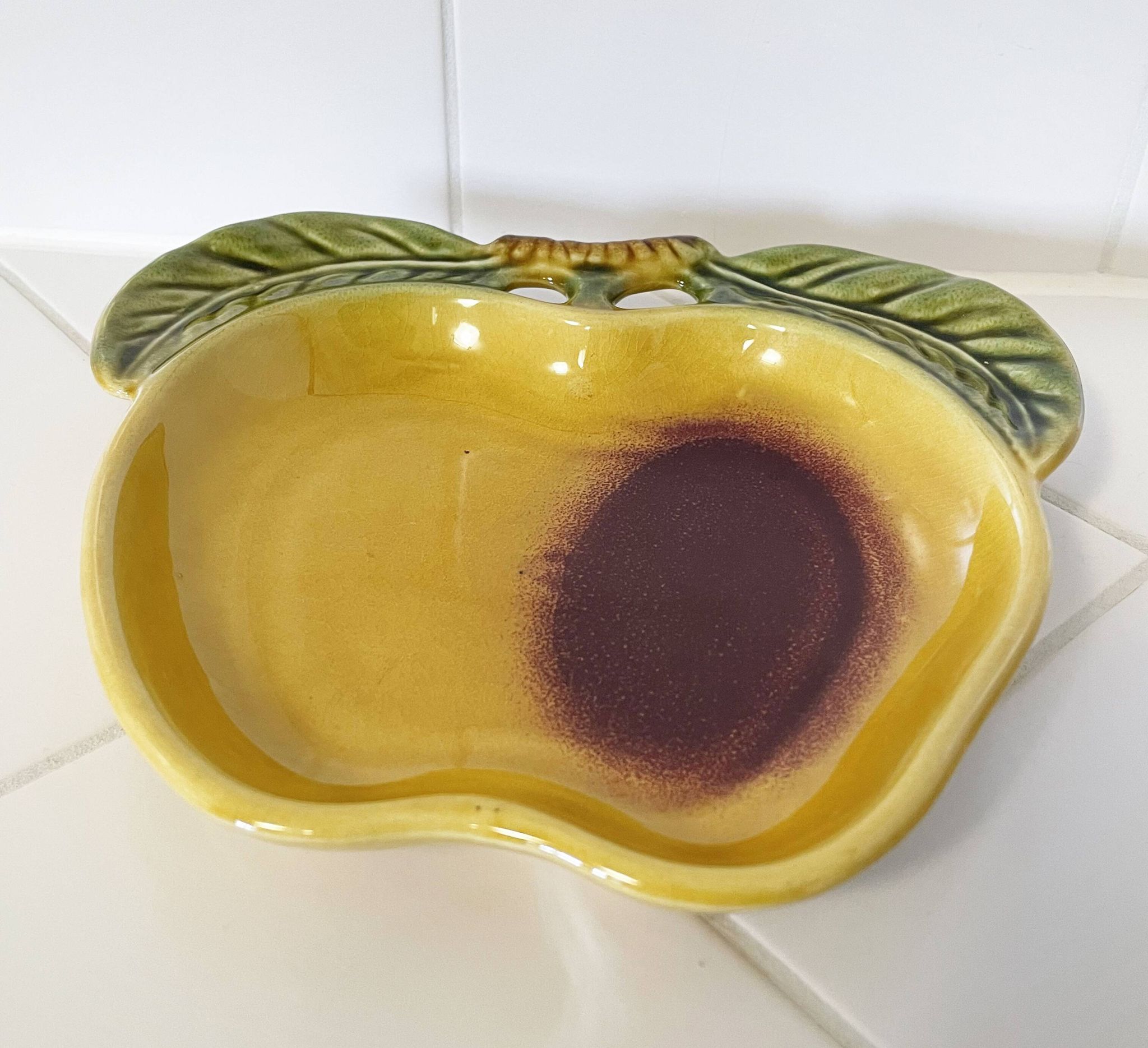 Vintage Secla Majolica apple-shaped platter, made in Portugal.