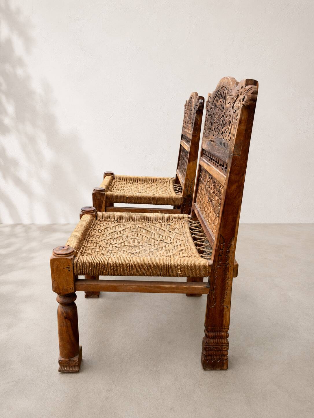 Fauteuil berbère marocain sculpté