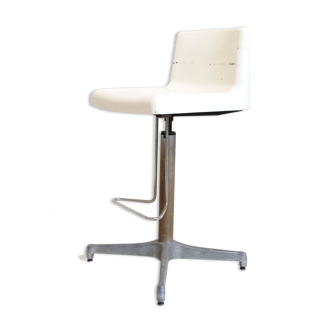 Workshop stool with backrest and footrest from the 60s.