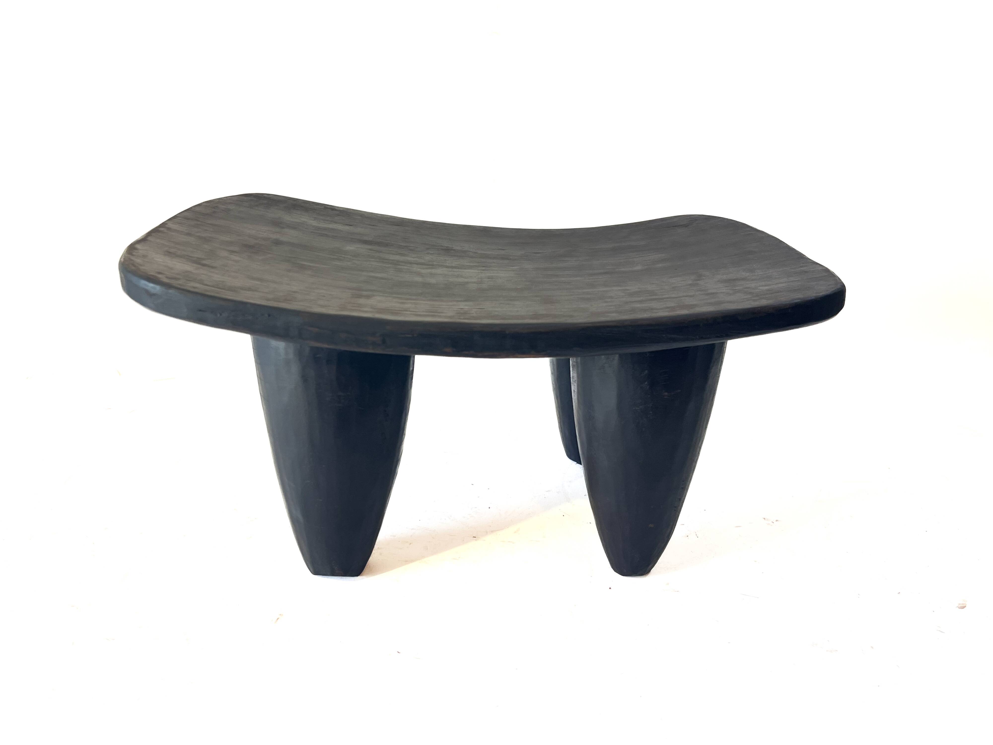 Tabouret Senoufo en bois noir, Côte d'Ivoire