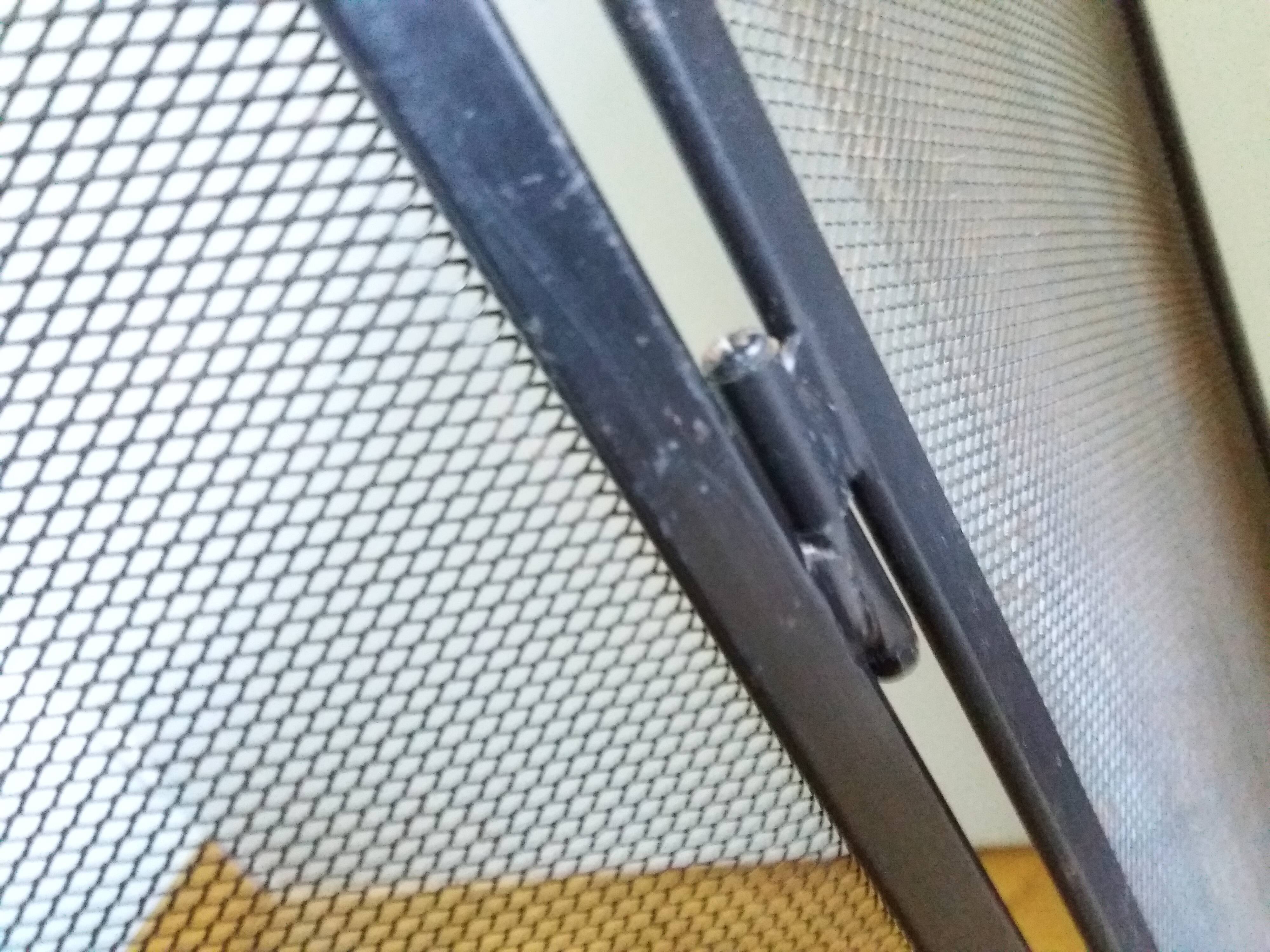 Fire screen chimney grille