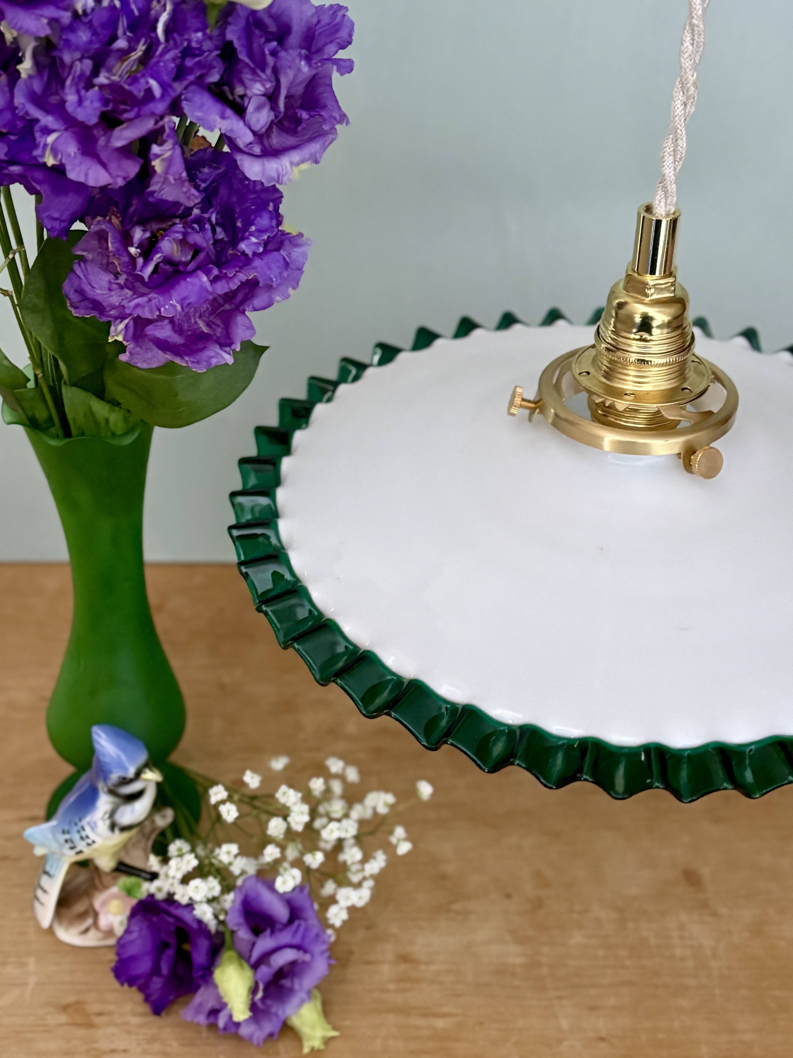 Suspension globe vintage en opaline bleue