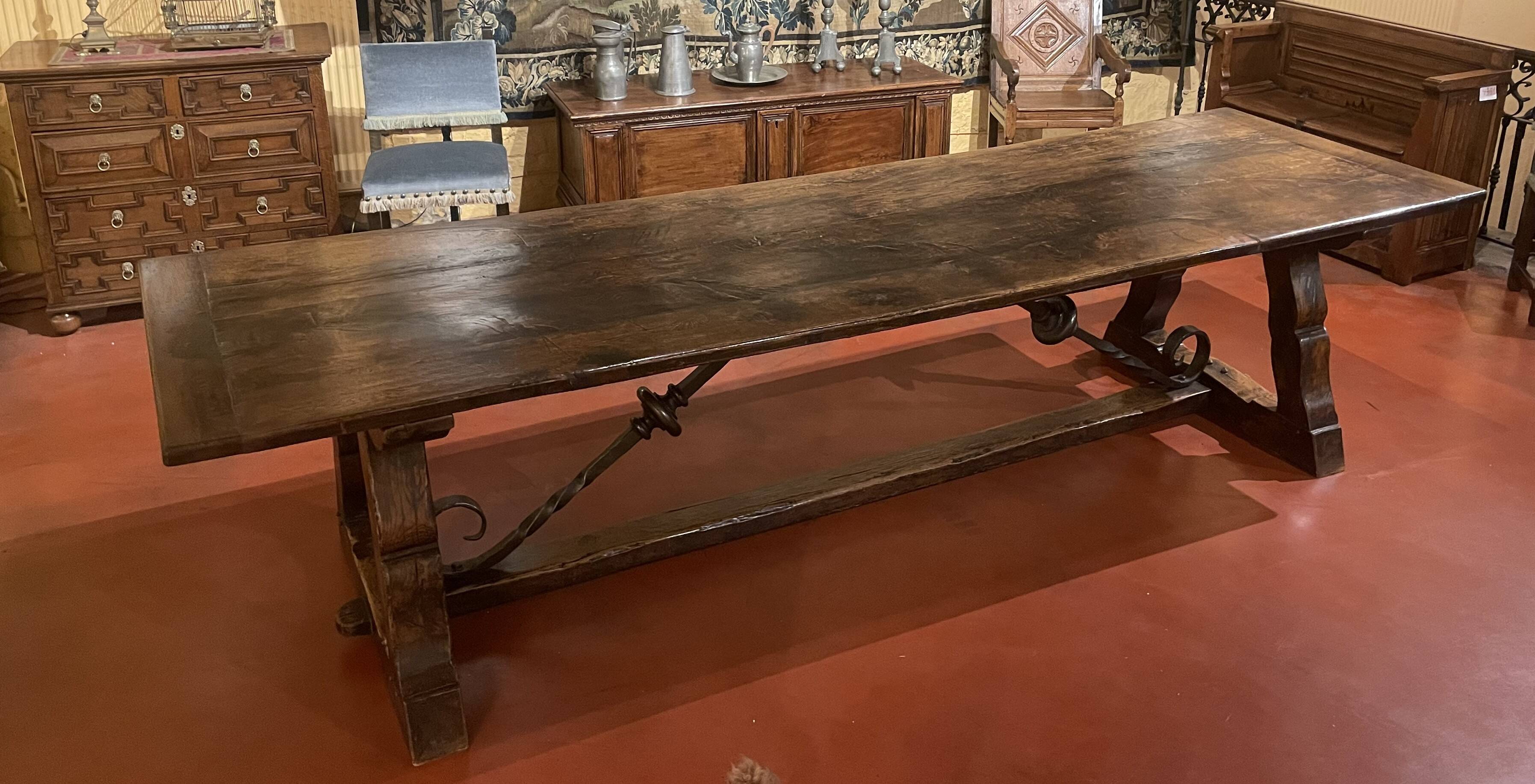 Impressive Spanish monastery table in oak, medieval style, 3m².