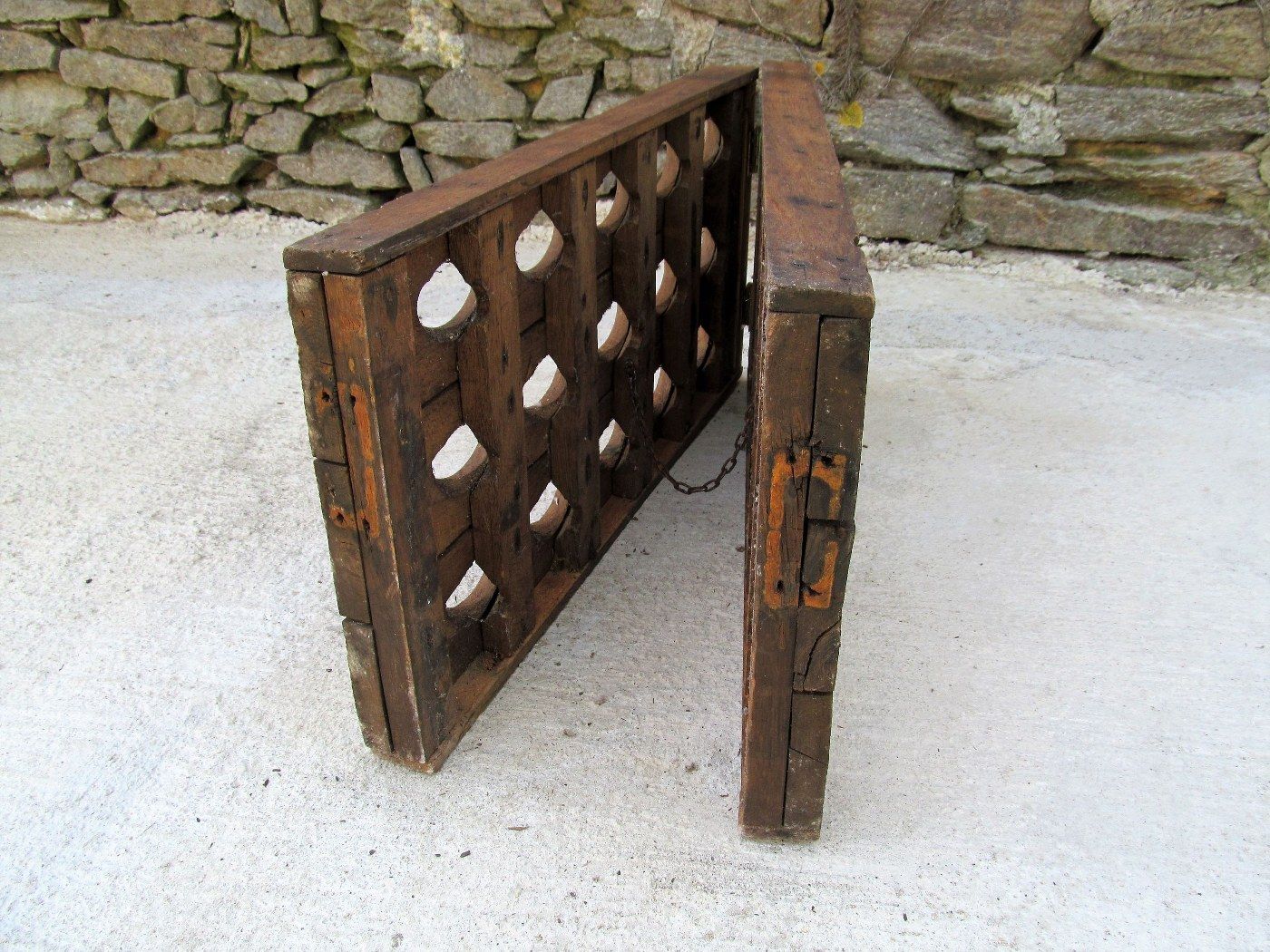 Oak Antique rustic wine bottle champagne bottle  rack for 30 bottles