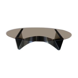 Oval coffee table