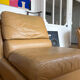 Chauffeuse en cuir vintage