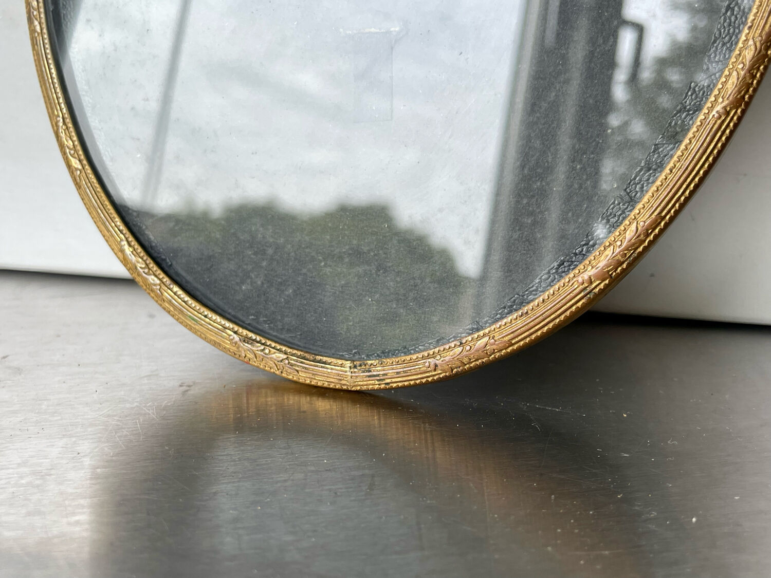 Antique metal gold colored oval picture frame brass 21.5 cm x 15.5 cm