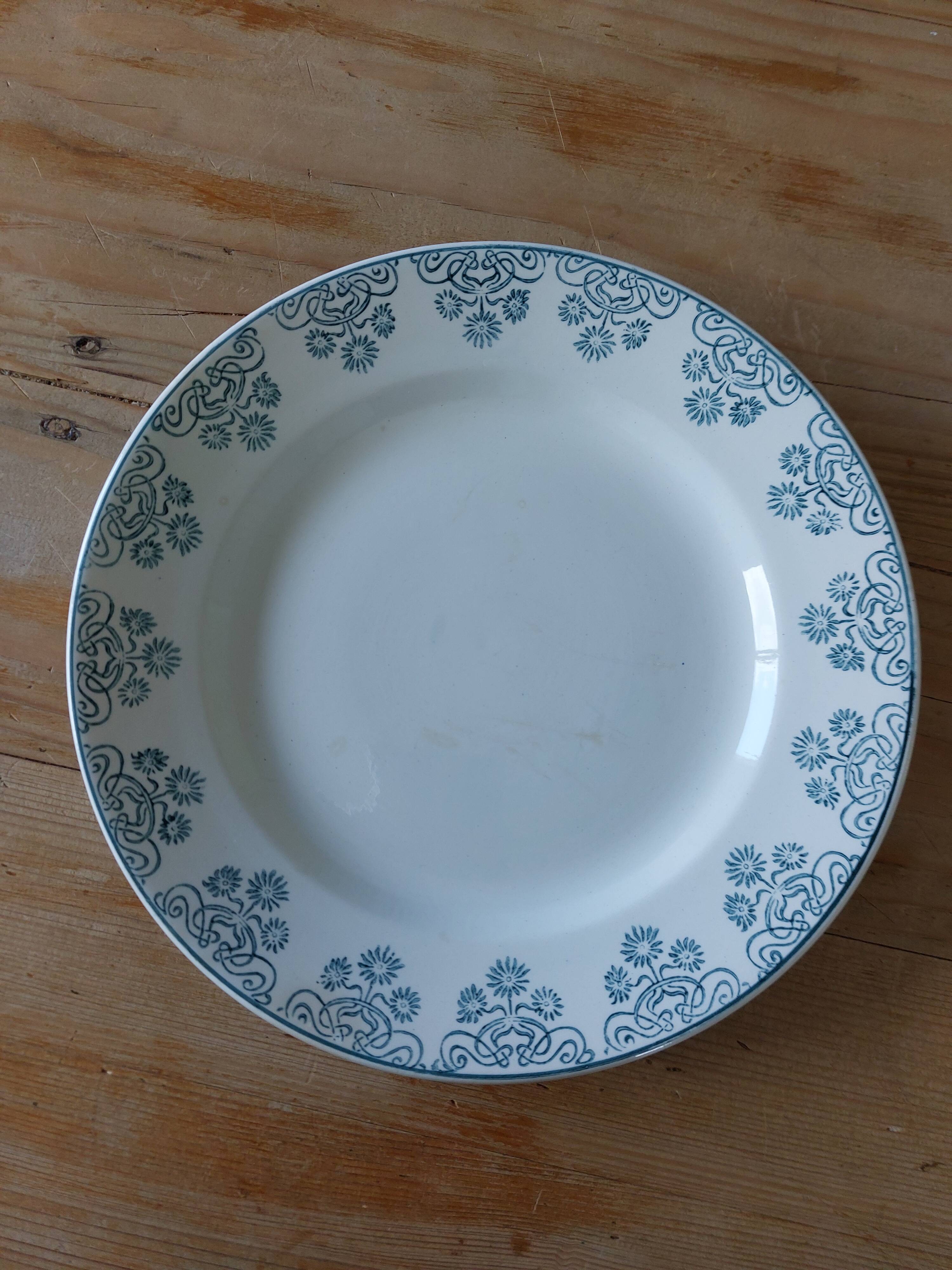Lot de 6 assiettes terre de fer dépareillées tons bleus verts