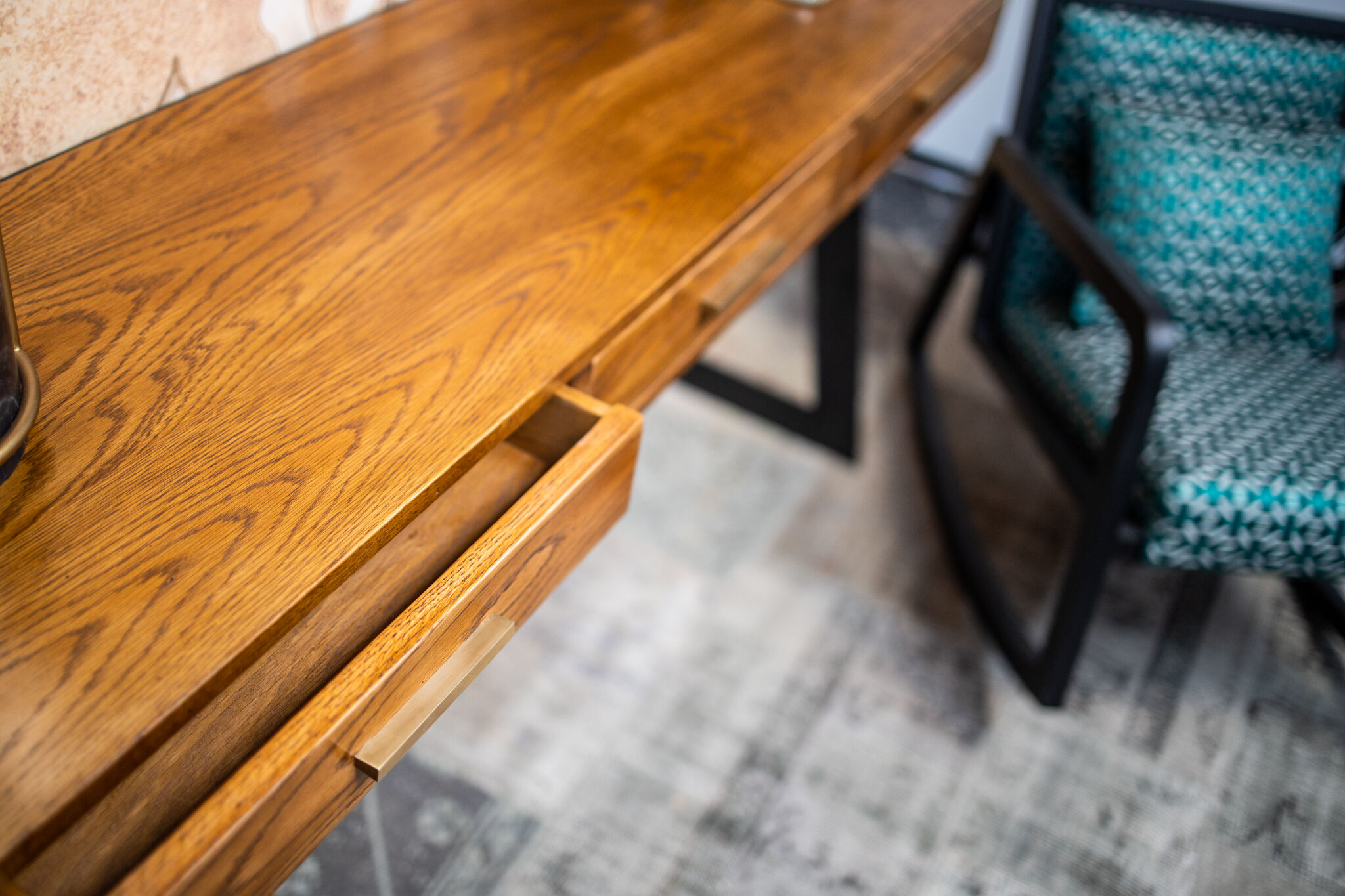 Console d'entrée vintage chêne brûlé