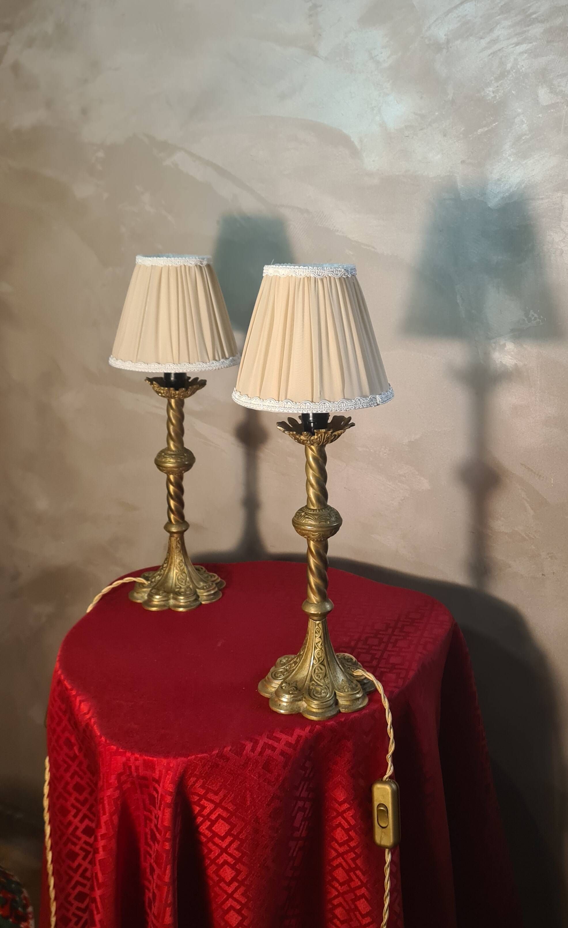 Pair of chiselled bronze lamps, bedside, bedroom, new lampshade 43x15, electrical in working order.