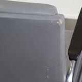 Vintage grey cow leather bauhaus design armchair by Ahrend de Cirkel