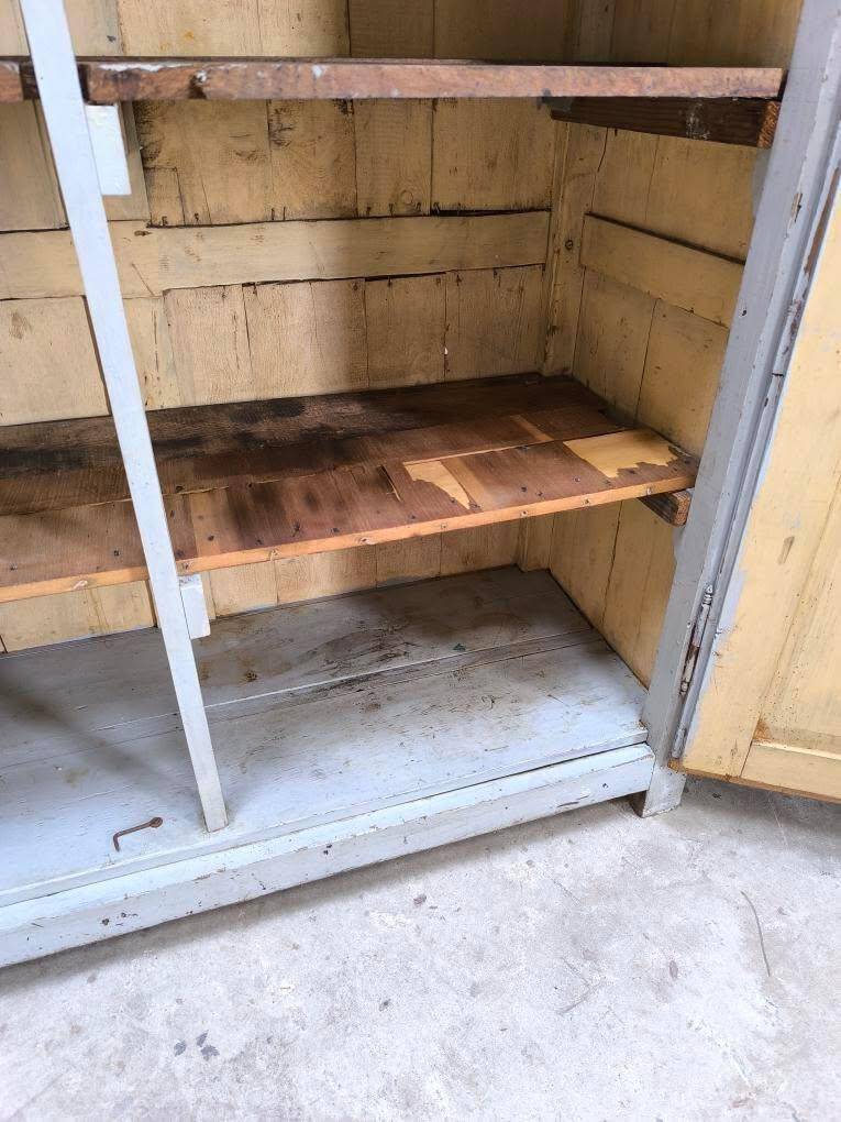 Workshop display cabinet