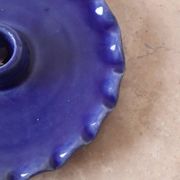 Bougeoir assiette en céramique dentelée bleu klein