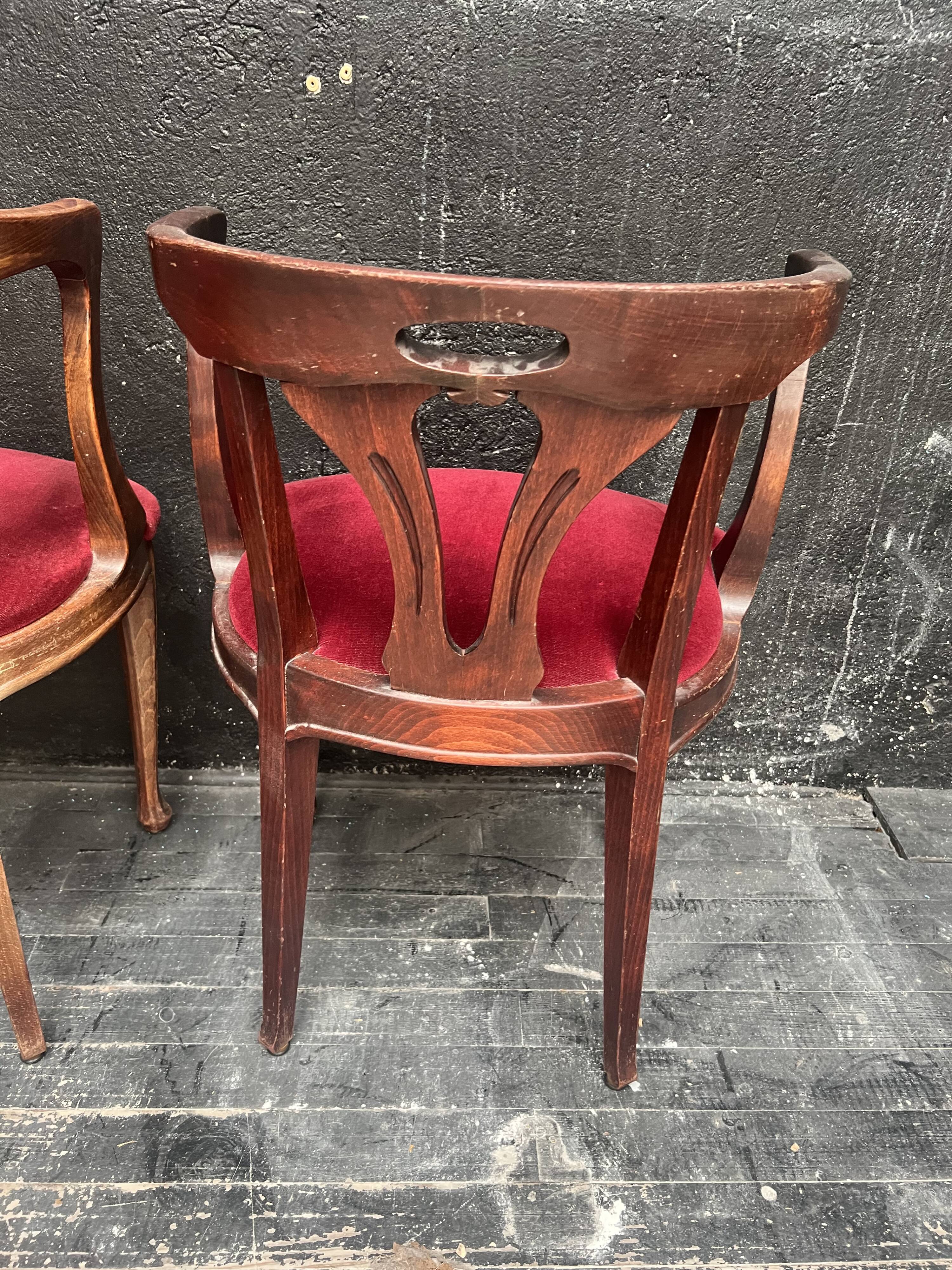 Paire de fauteuils de style art nouveau