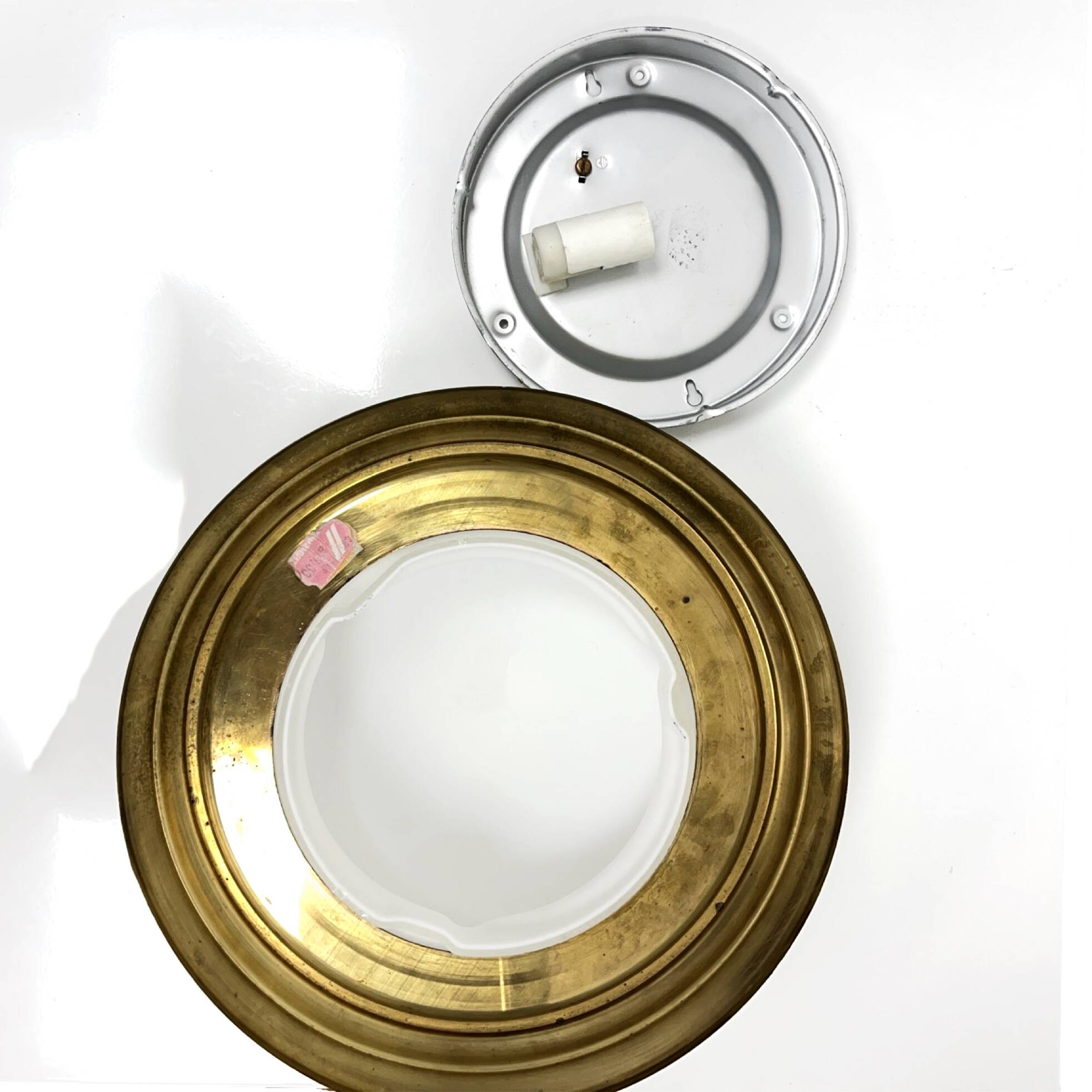 Plafonnier rond Glashütte Limburg des années 1970, en verre de laiton.
