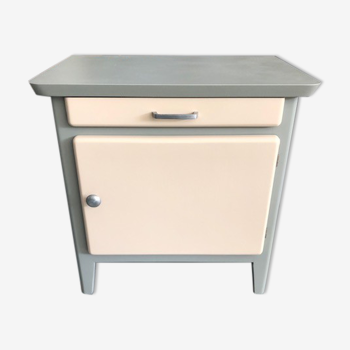 Table de chevet en bois vert de gris et rose poudré