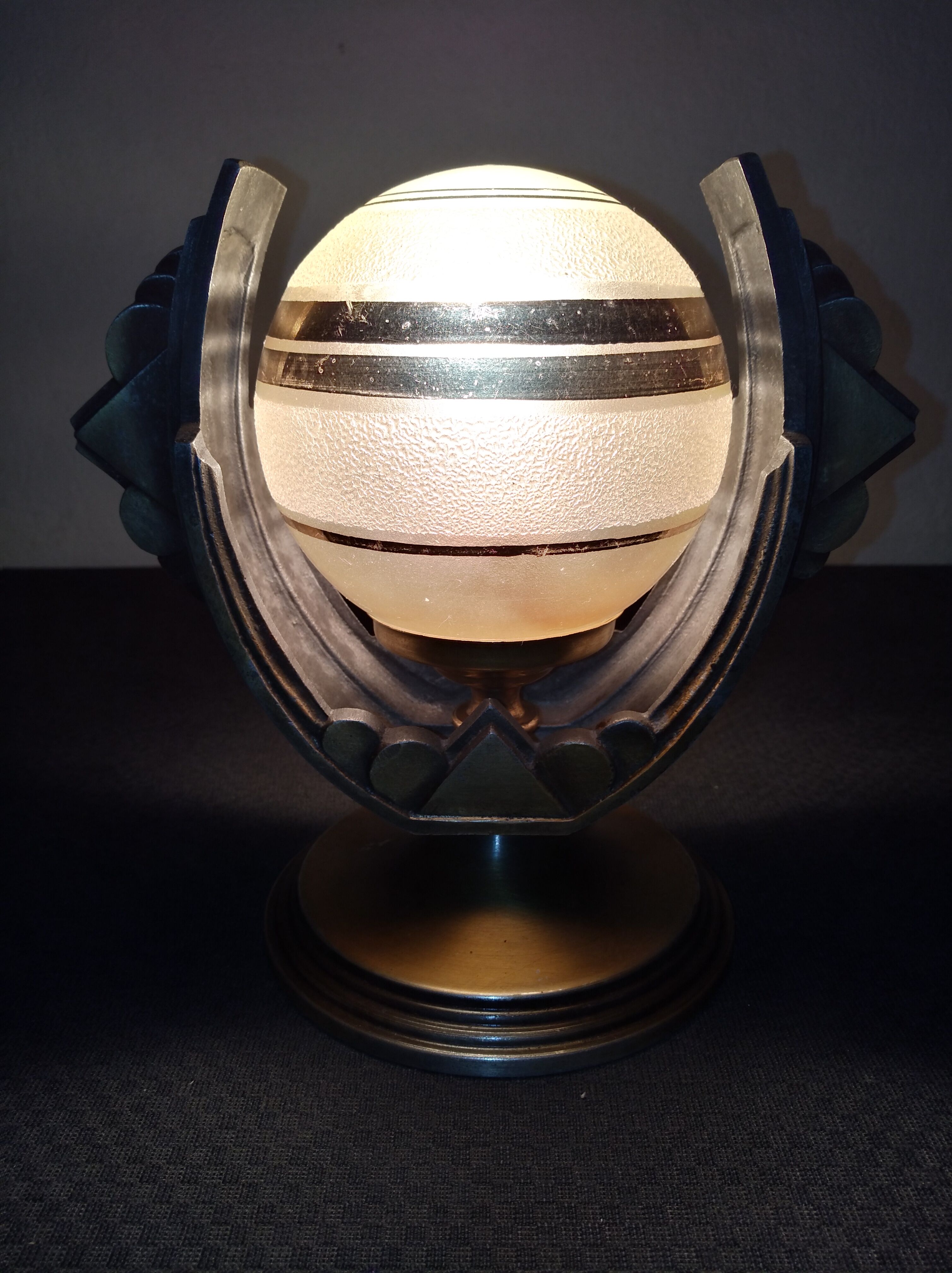 Art deco bedside lamp
