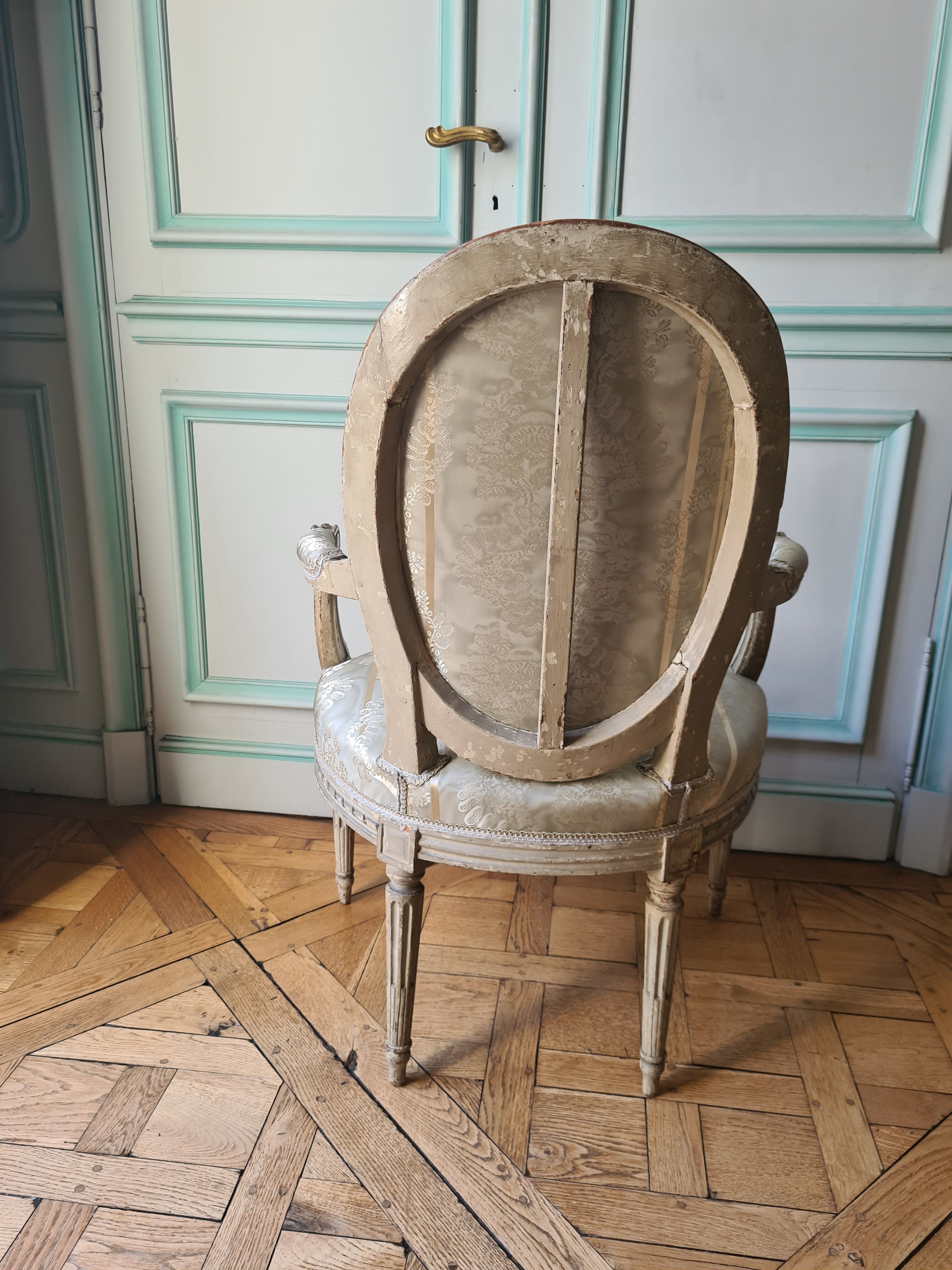 Suite de 6 fauteuils époque Louis XVI , vers 1785