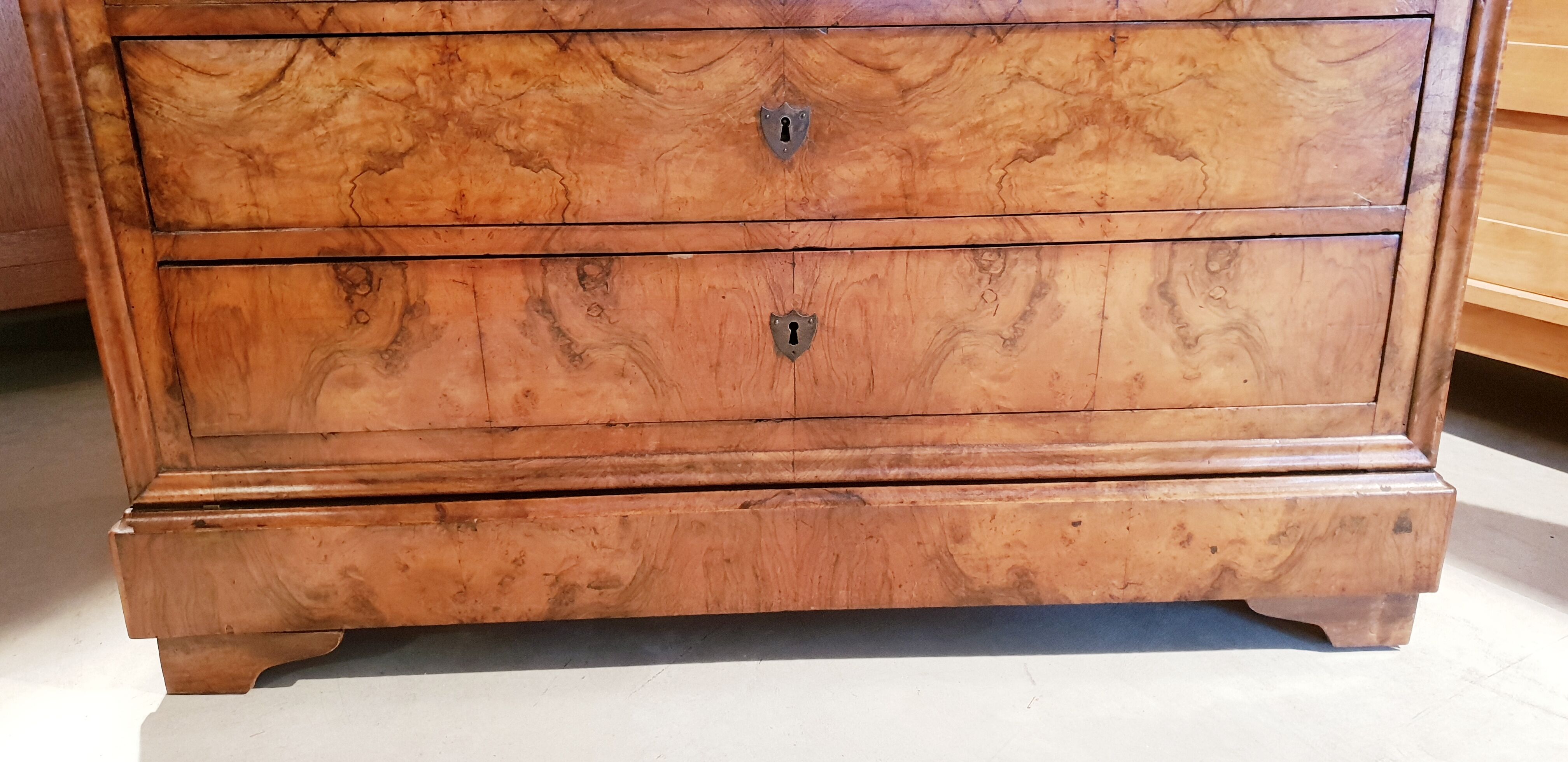 Louis Philippe dresser