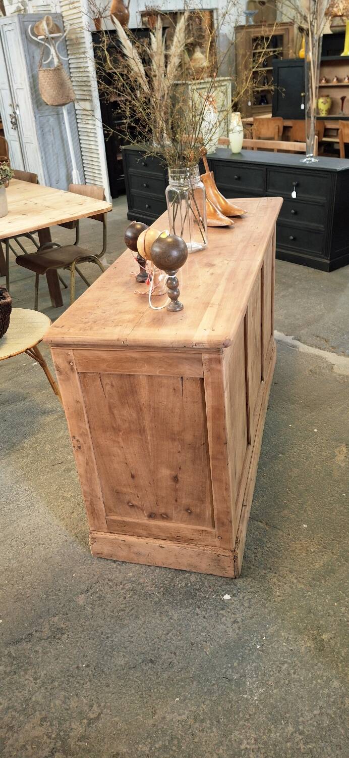 Antique counter