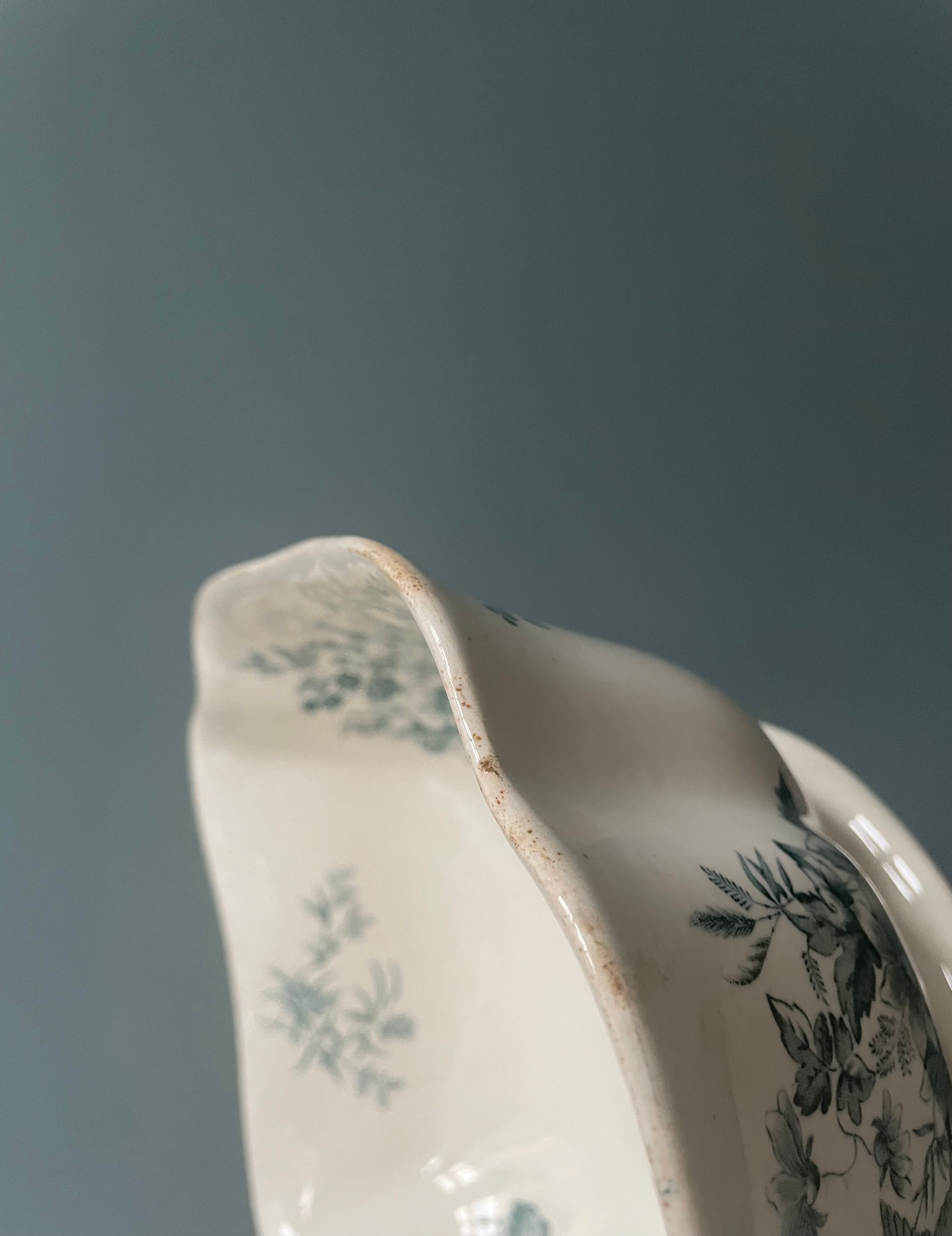 Nineteenth century earthenware bowl from Longwy, Mignon model