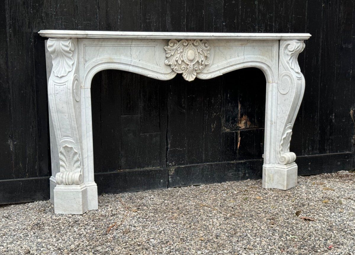 Louis XV style fireplace in white Carrara marble circa 1900