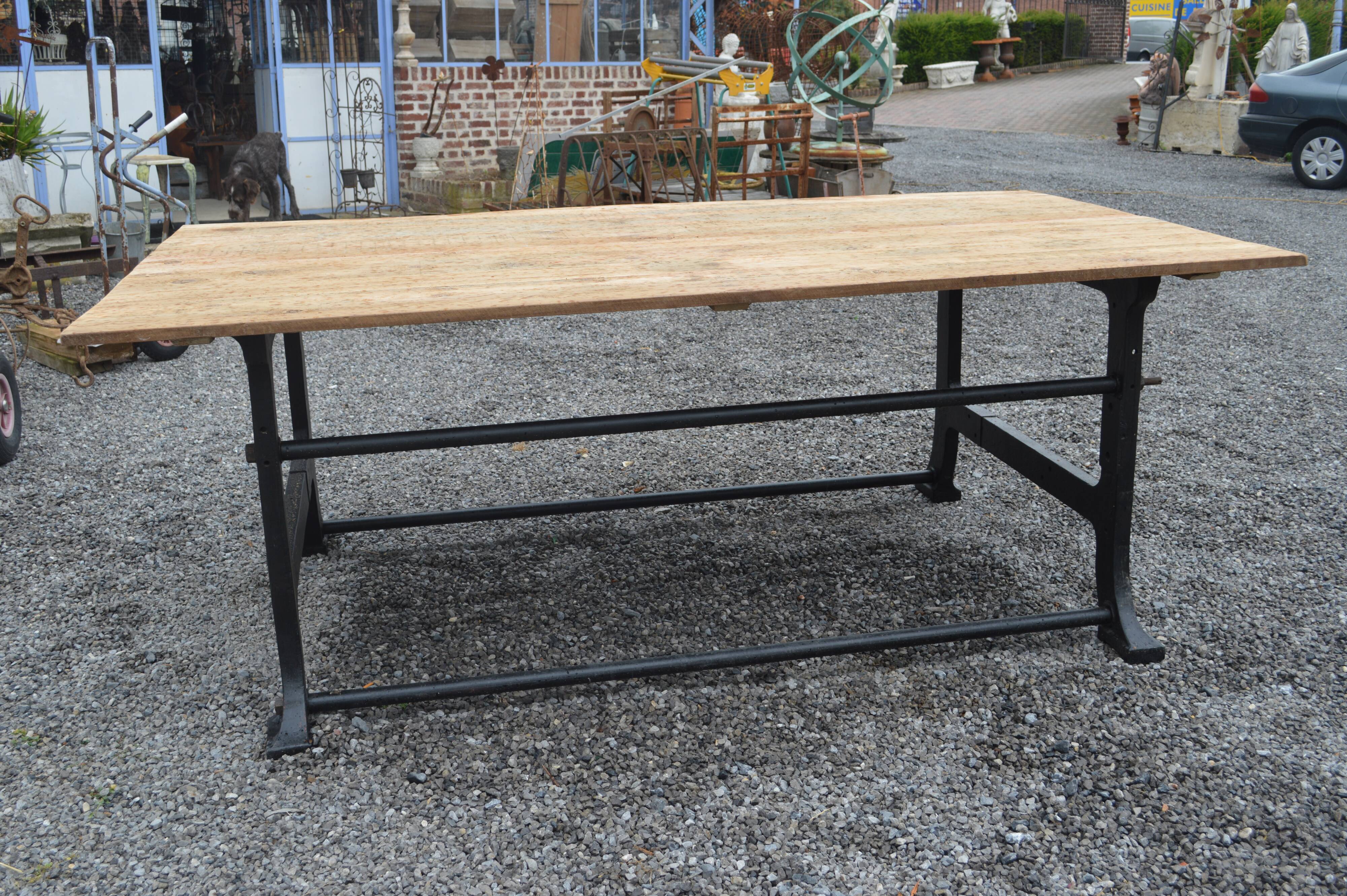 Industrial table cast iron and wooden tray