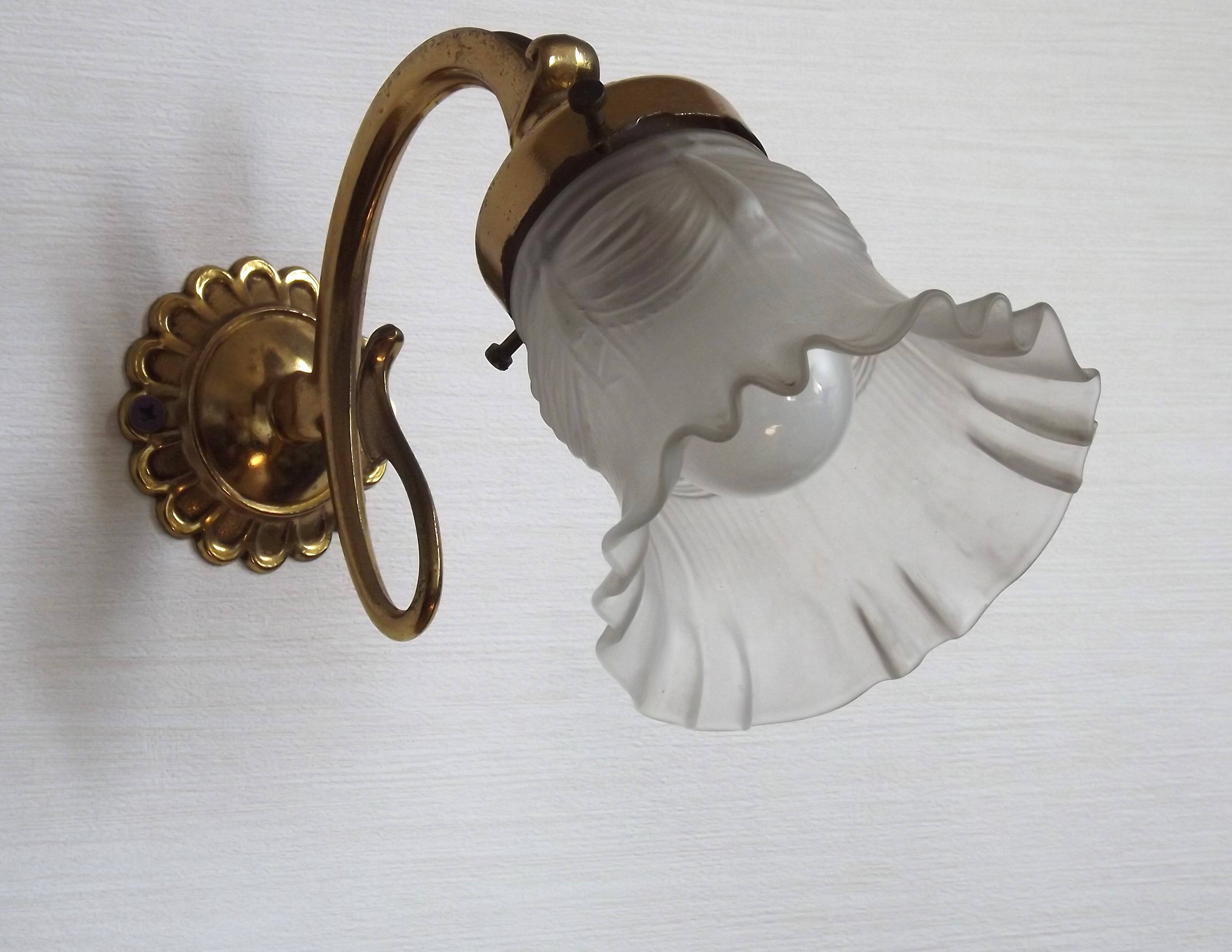 French Vintage Brass Single Wall Light Patterned Frilled Glass Shade