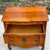 Commode de style mix Louis XV Louis Philippe noyer massif queue d'aronde