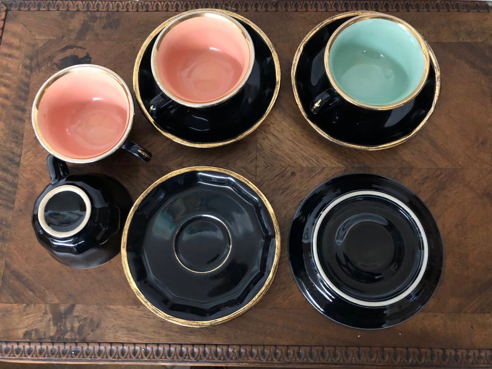 Set of 4 ceramic cups and casssings