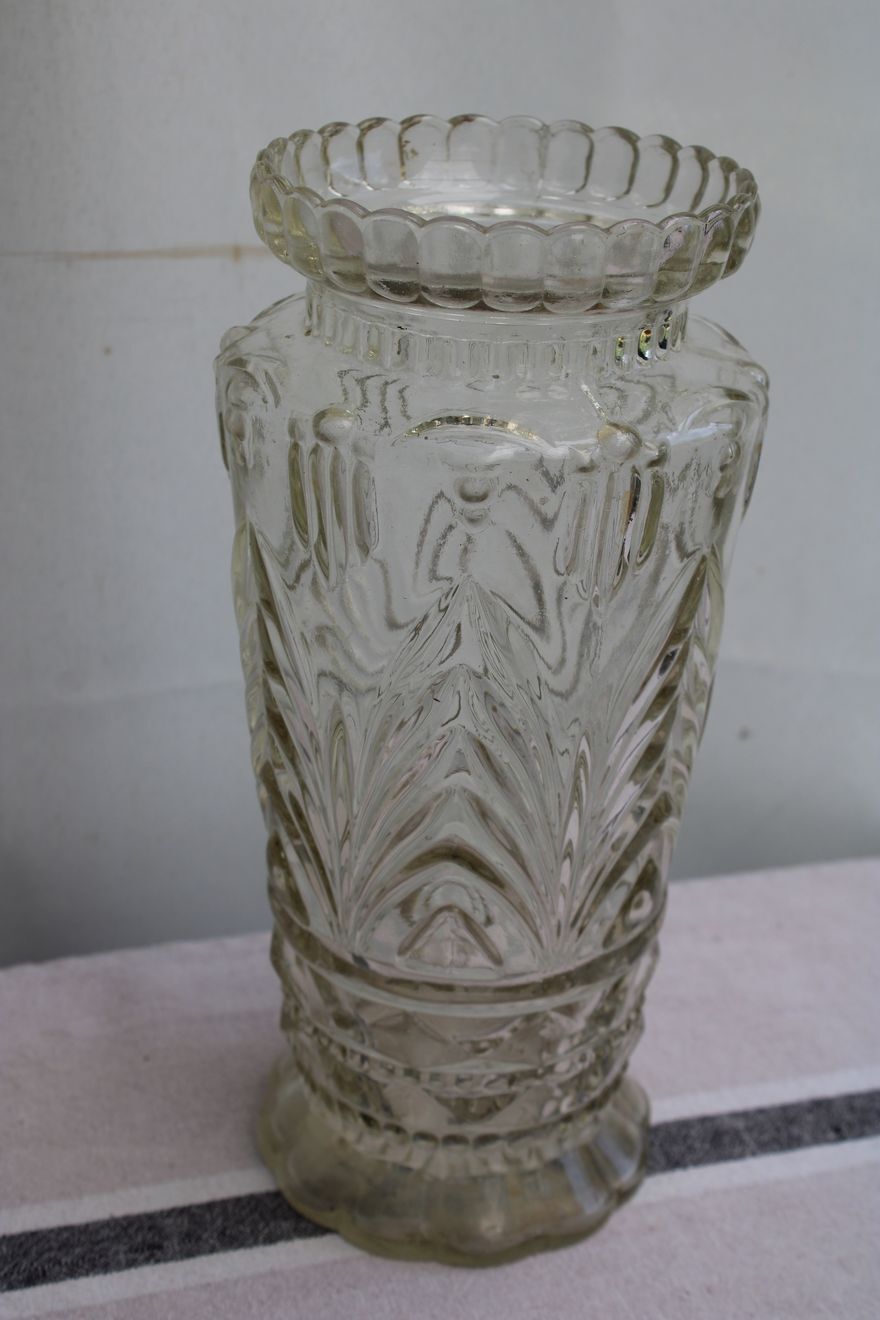 Transparent glass vase