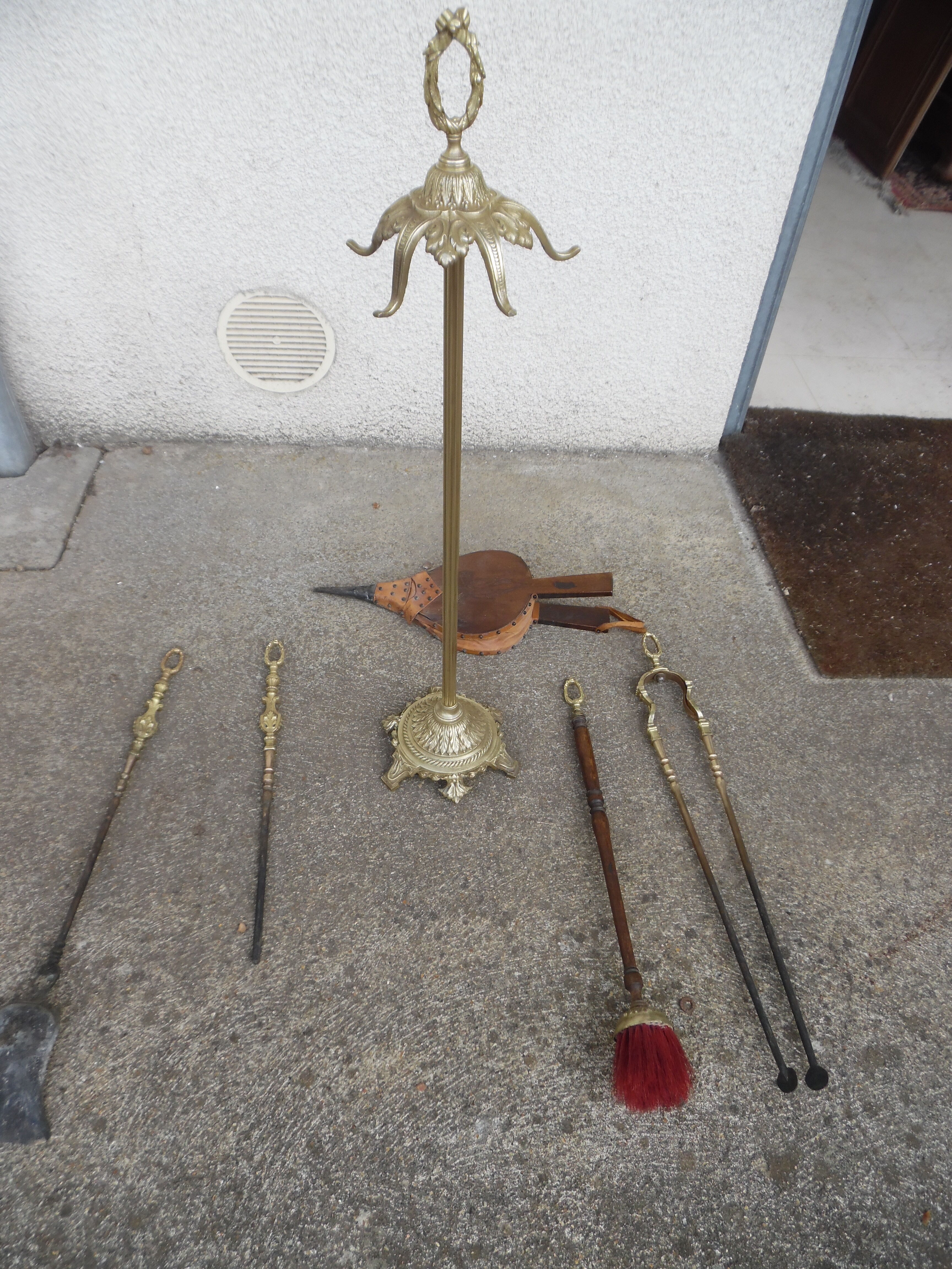 Ancient bronze servant 5 elements