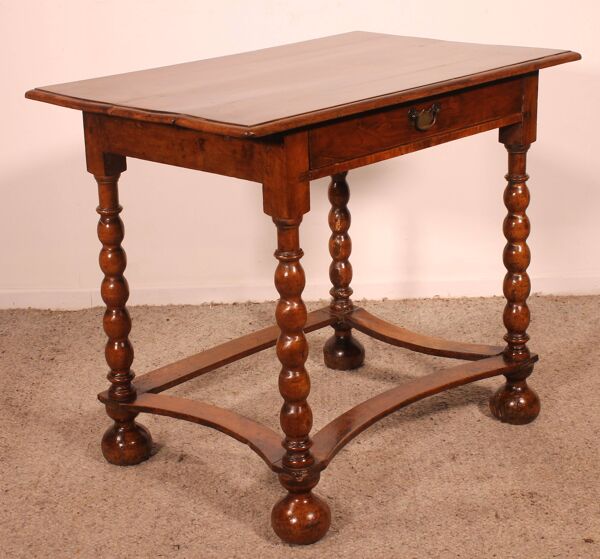 Petite Table à écrire/ Table d'appoint En Noyer-17° Siècle