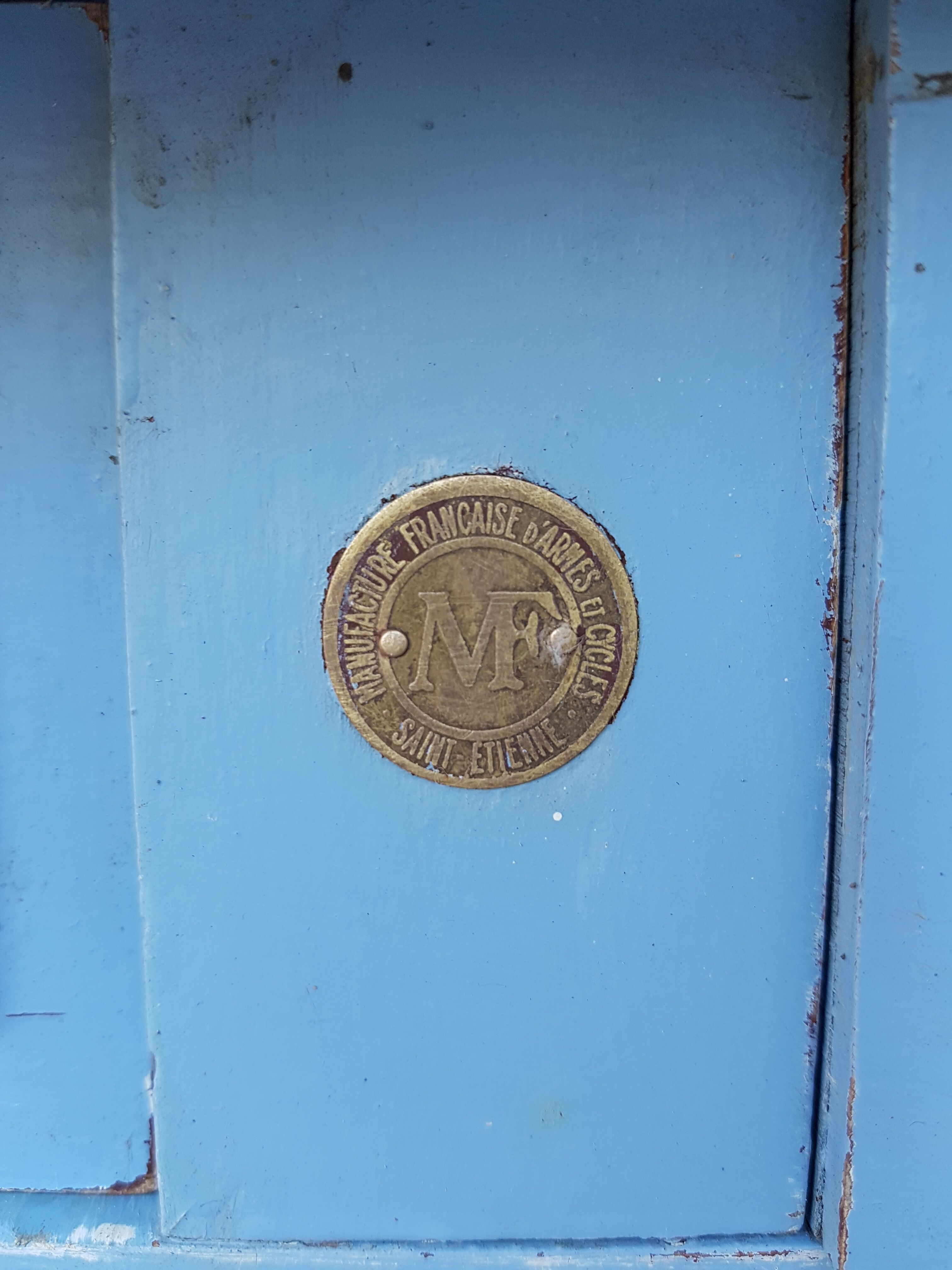 Former blue parisian buffet