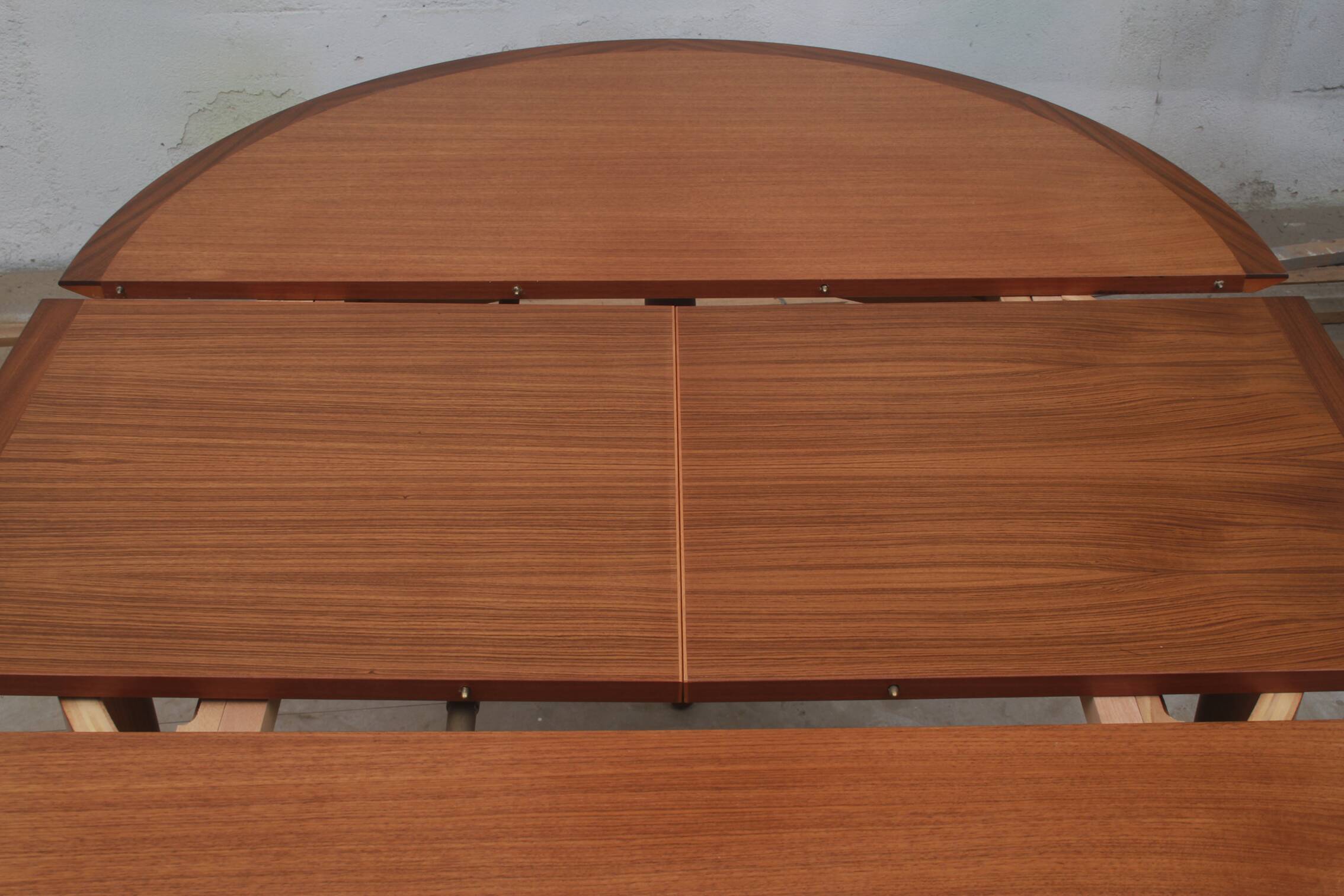 1960s round diningtable in teak from Lübke