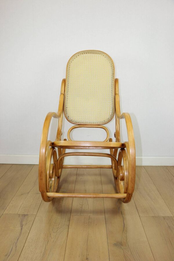 Rocking-chair, en bois de hêtre clair, années 1970 - très bon état