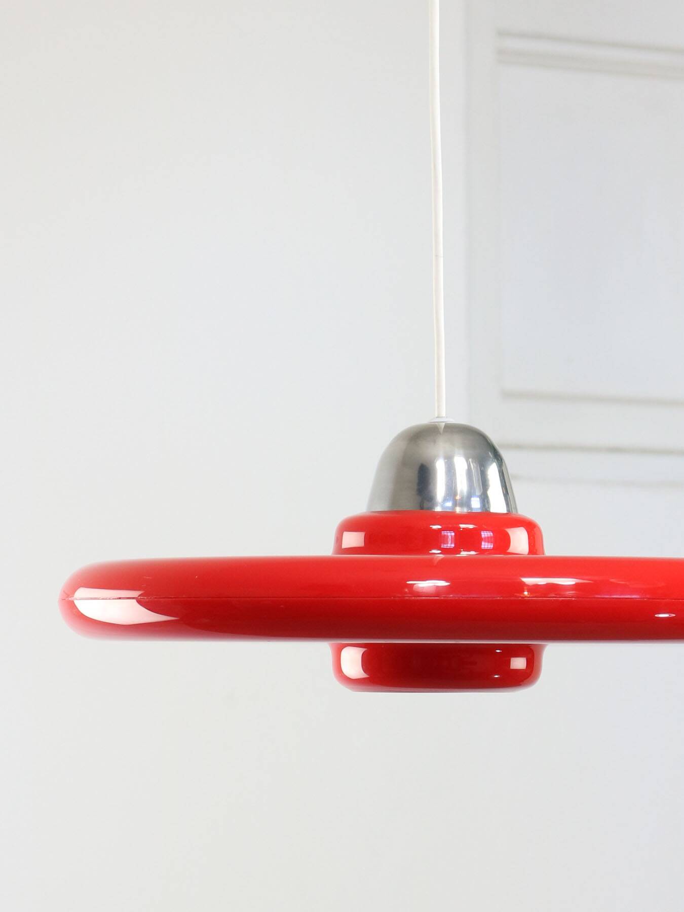 Space-Age Saucer Pendant in Red Plexiglas from Guzzini, 1960s