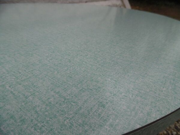 Formica and scoubidou table