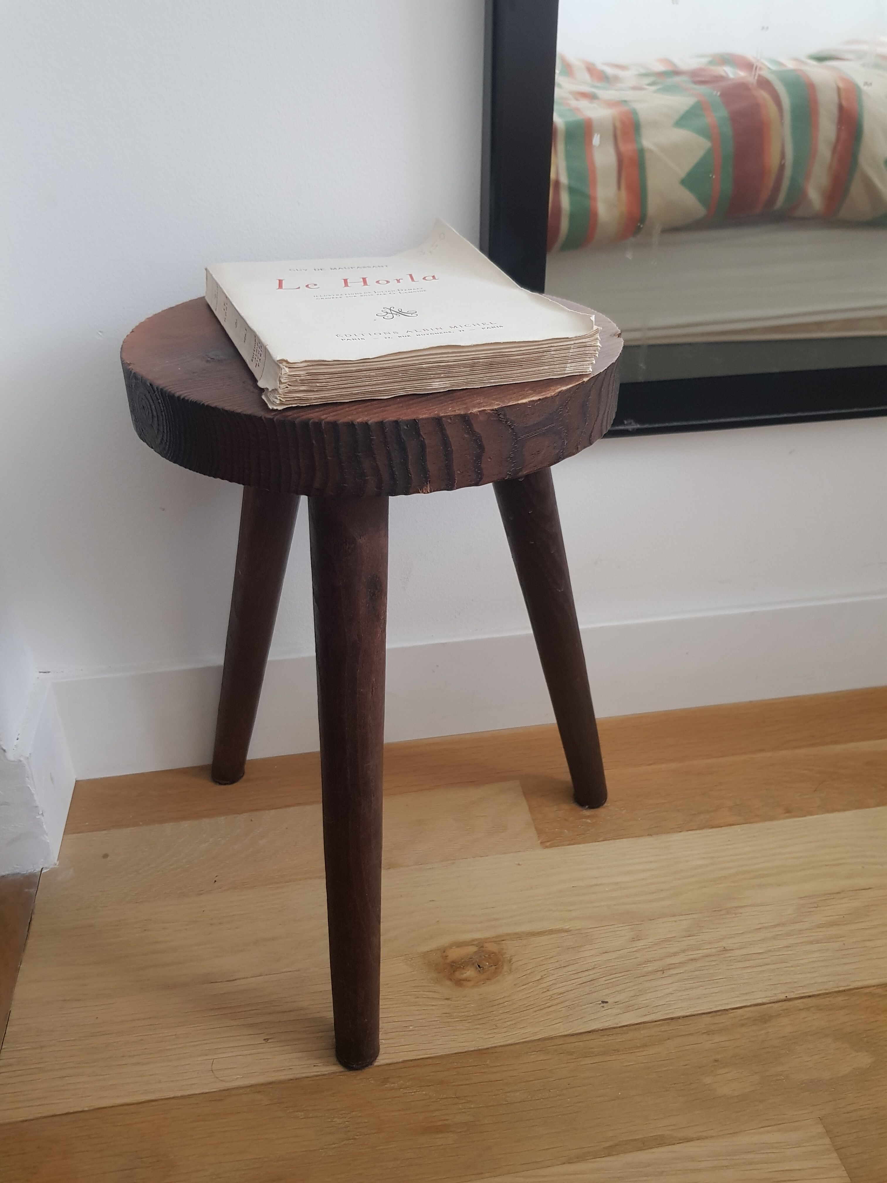 Tripod stool