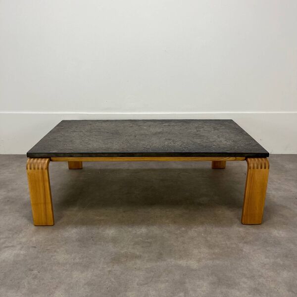 Table basse brutaliste, pierre d’ardoise style chalet