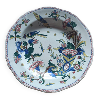 Earthenware plate with cornucopia decoration