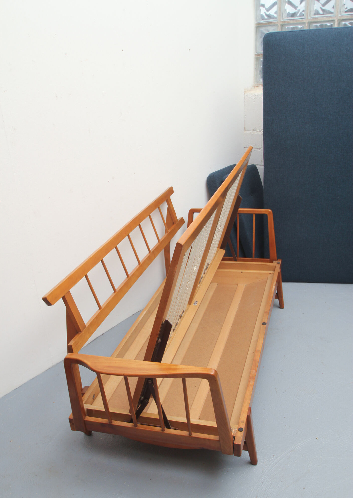 1950s daybed in cherrywood, fresh fabric, WK Furnitures
