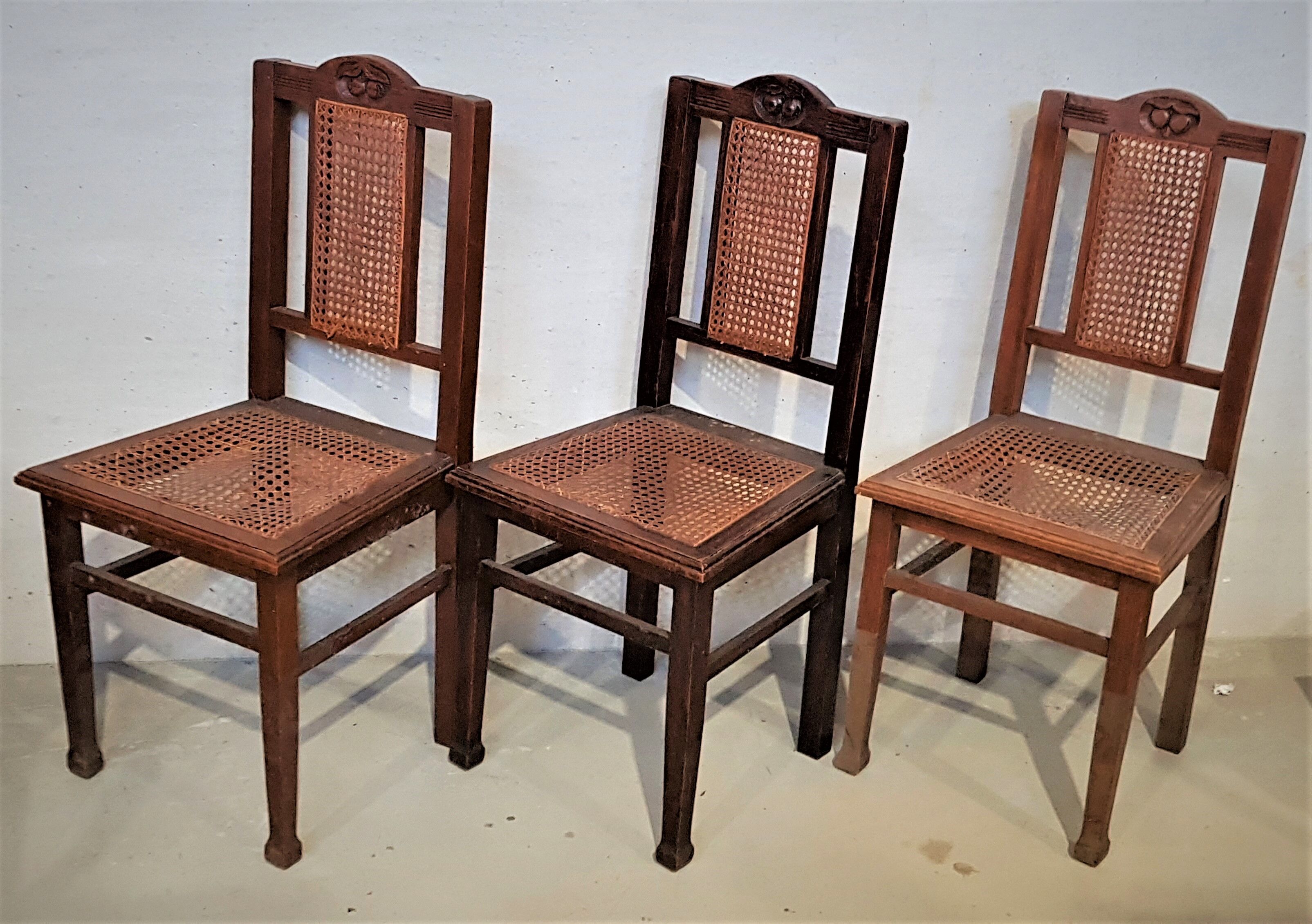 4 old chairs year 50