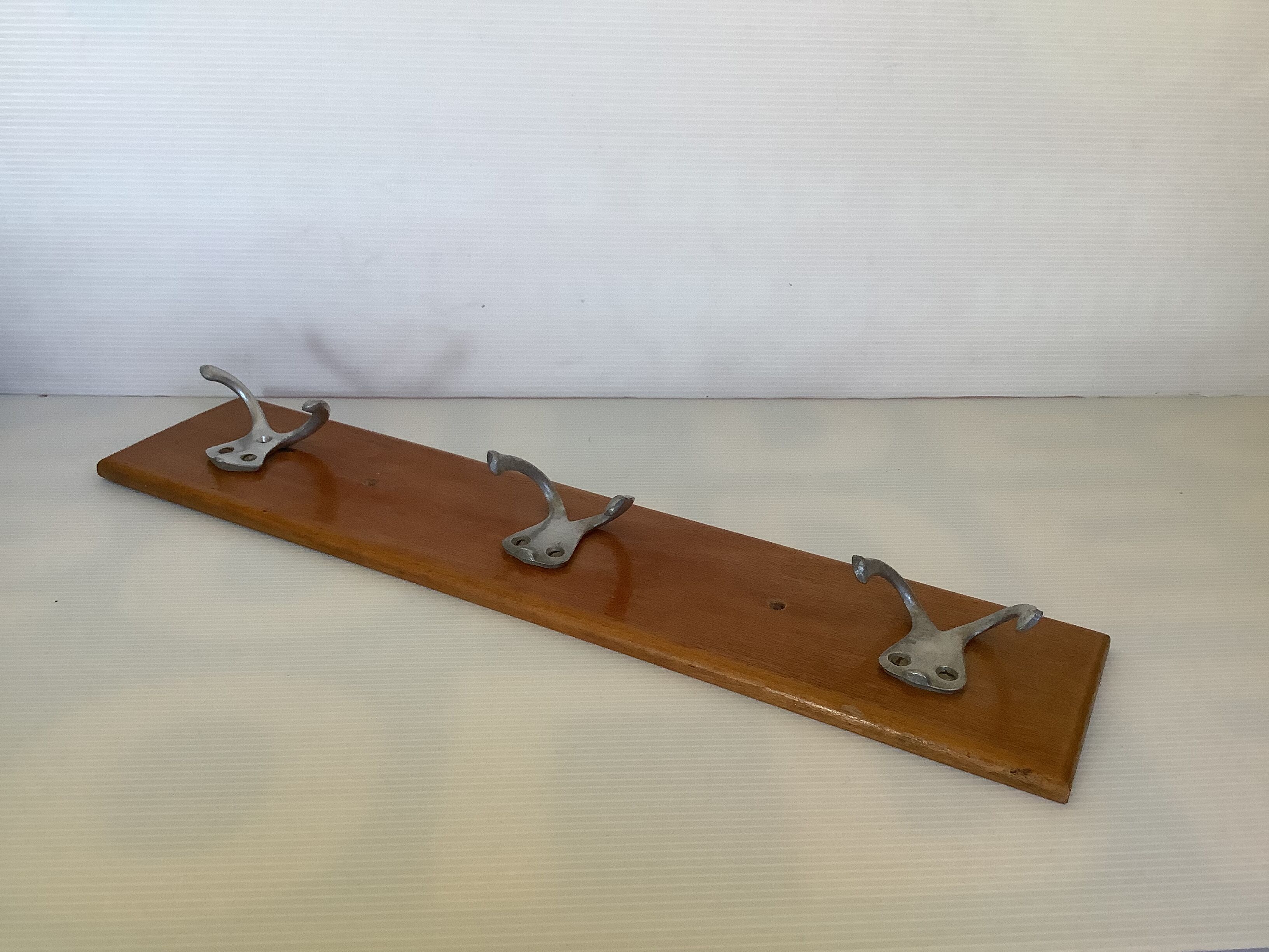 Wooden wall coat rack 3 hooks