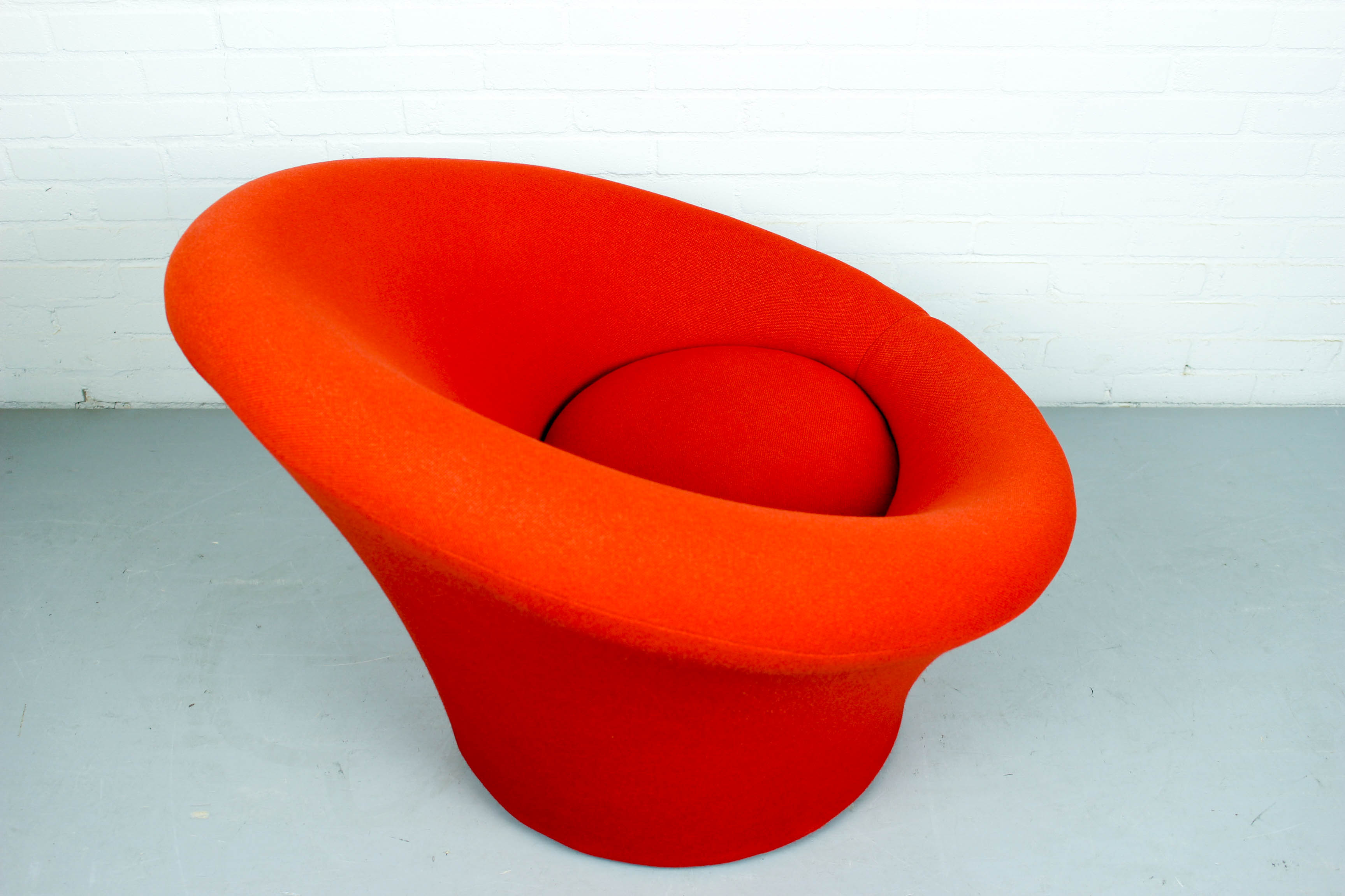 Artifort Mushroom armchair F 560 by Pierre Paulin