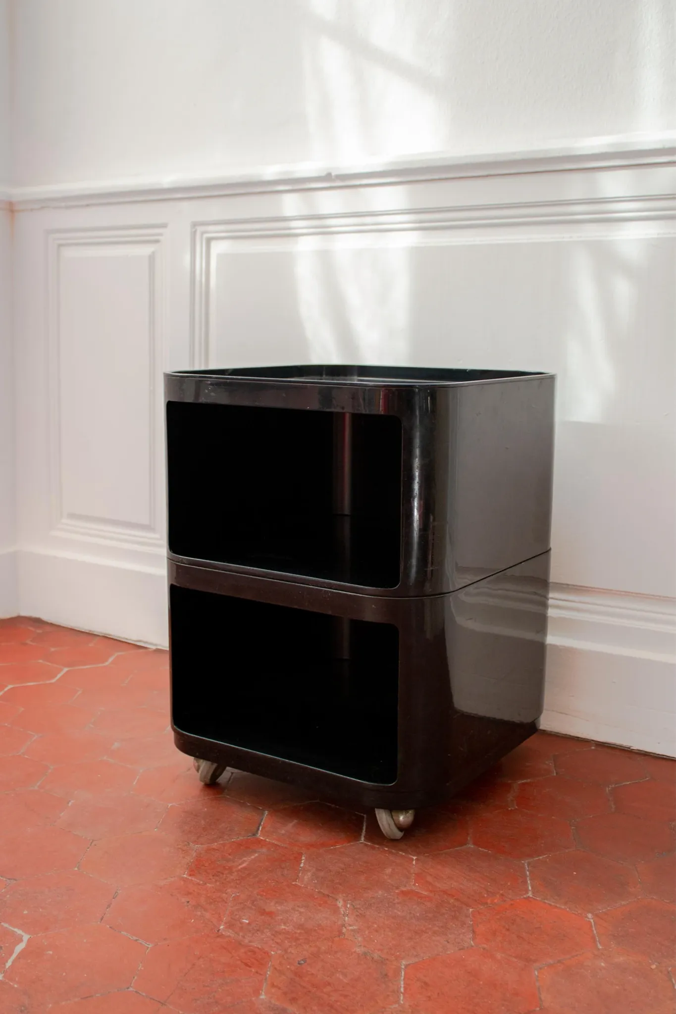 Vintage Componibili by Anna Castelli Ferrieri for Kartell, first edition.